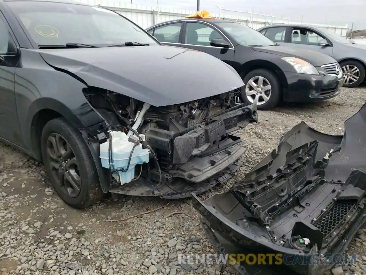 9 Photograph of a damaged car 3MYDLBJV2LY702119 TOYOTA YARIS 2020