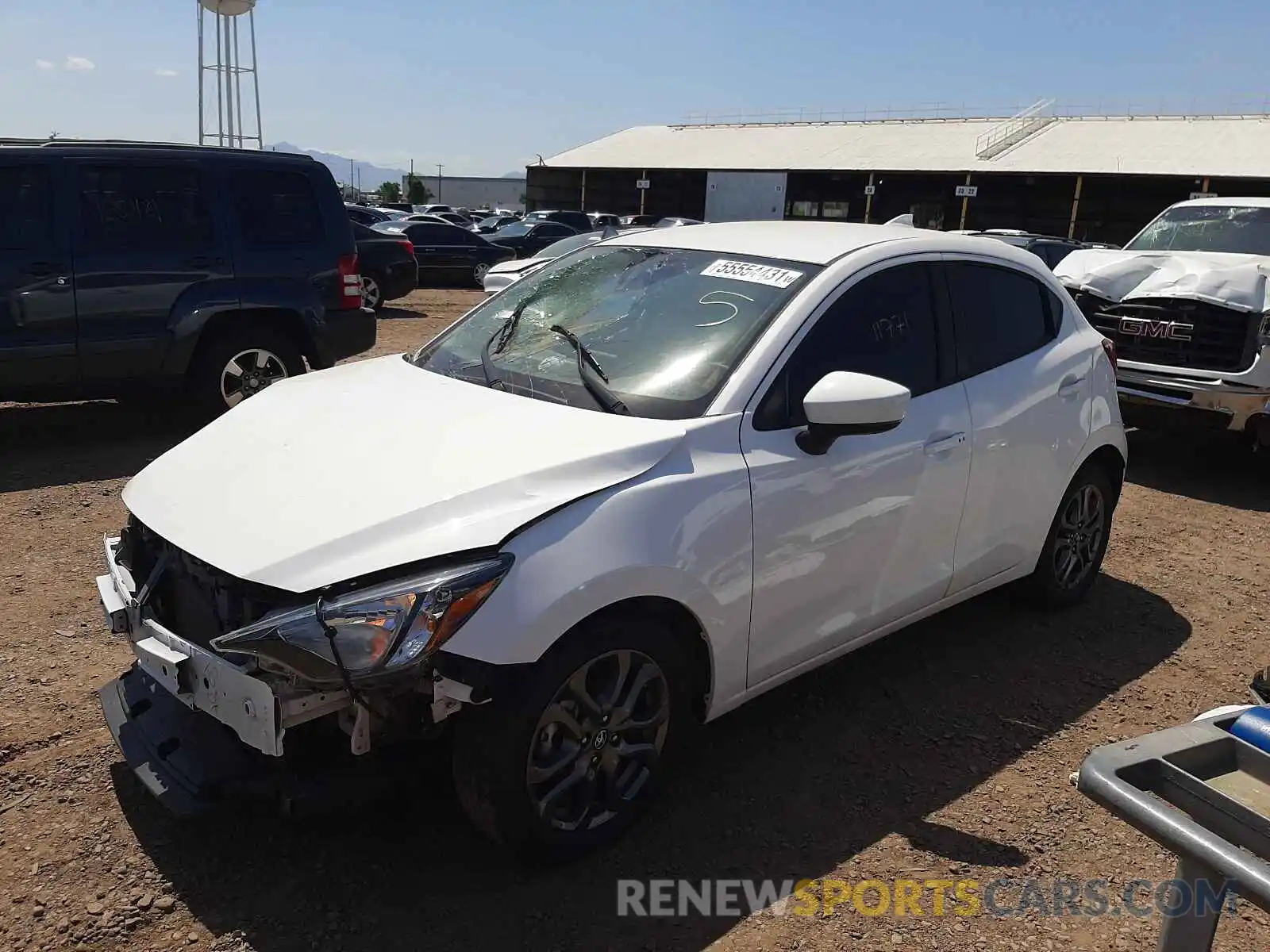 2 Photograph of a damaged car 3MYDLBJV2LY707014 TOYOTA YARIS 2020