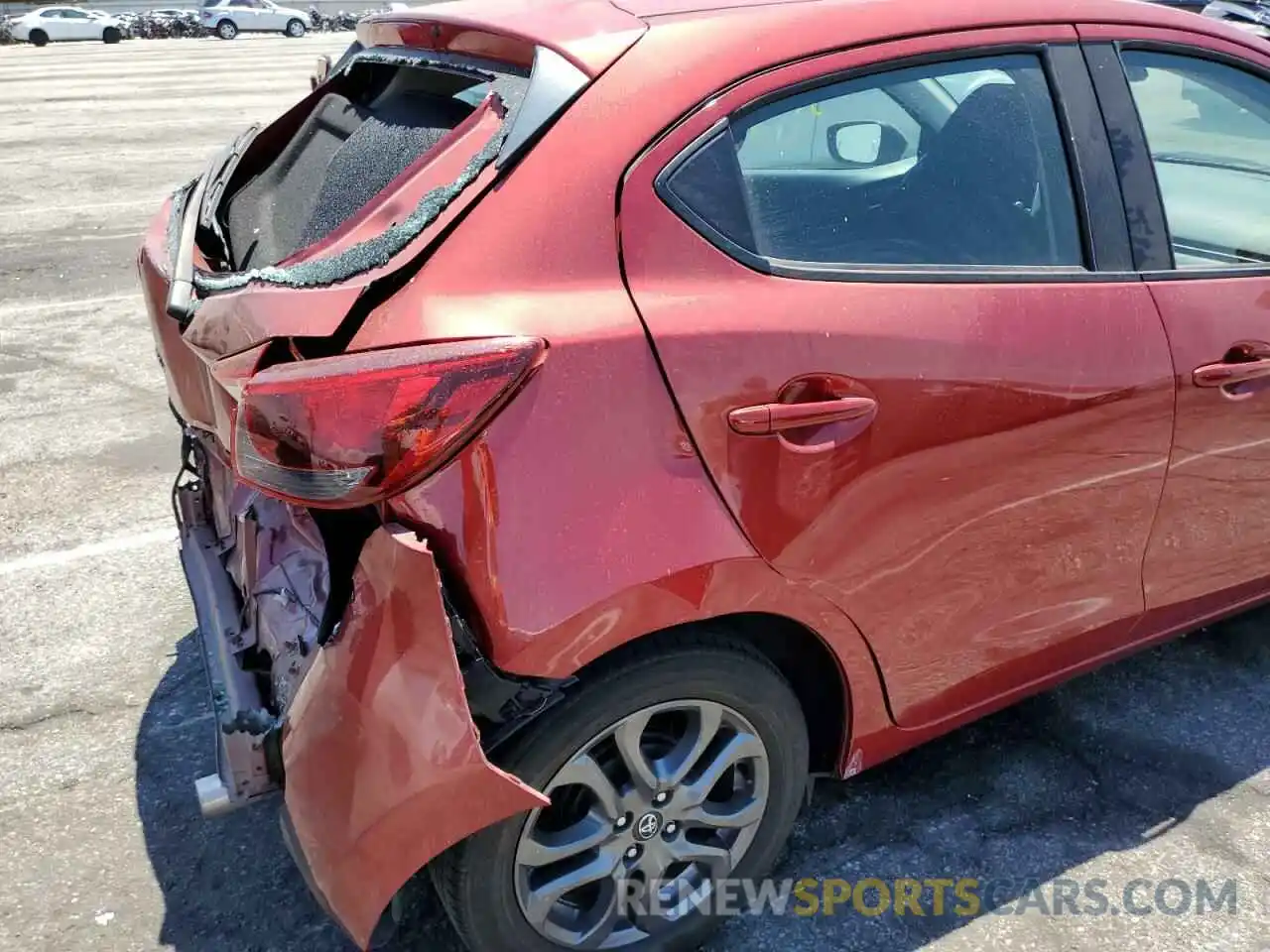 9 Photograph of a damaged car 3MYDLBJV3LY702095 TOYOTA YARIS 2020