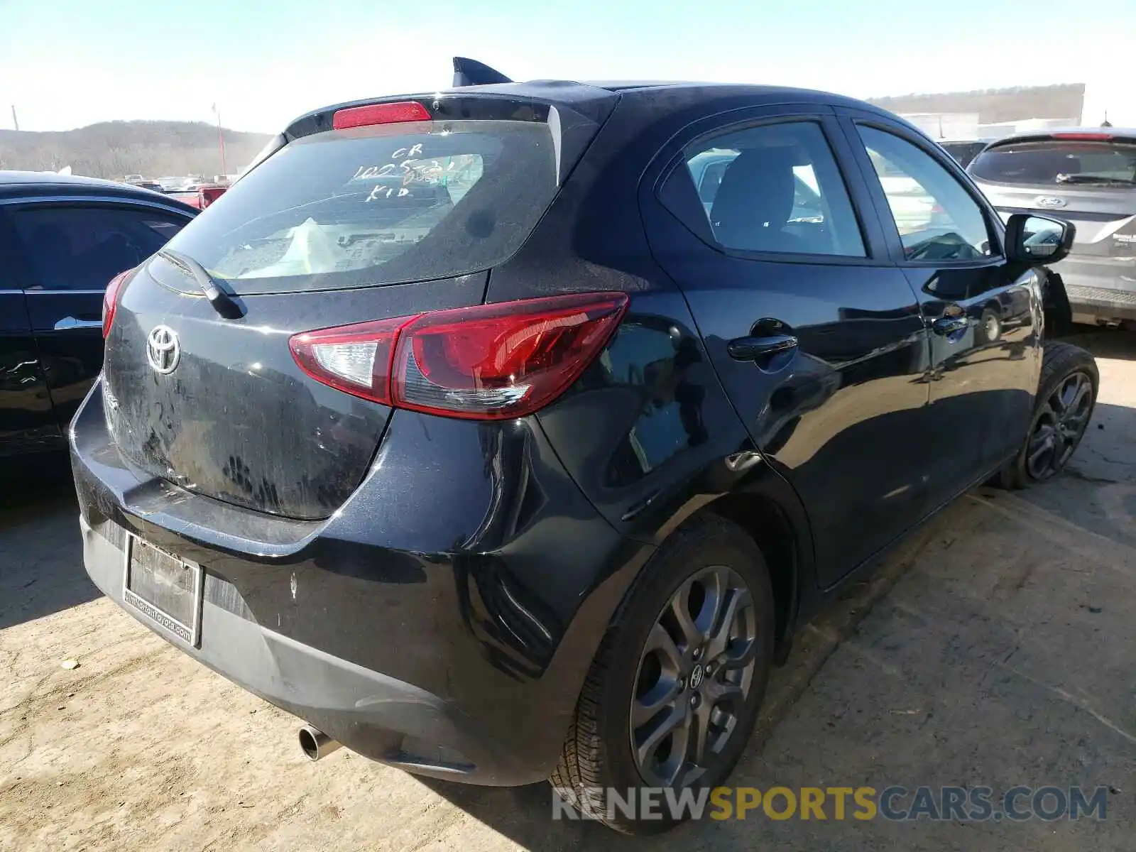 4 Photograph of a damaged car 3MYDLBJV3LY714814 TOYOTA YARIS 2020