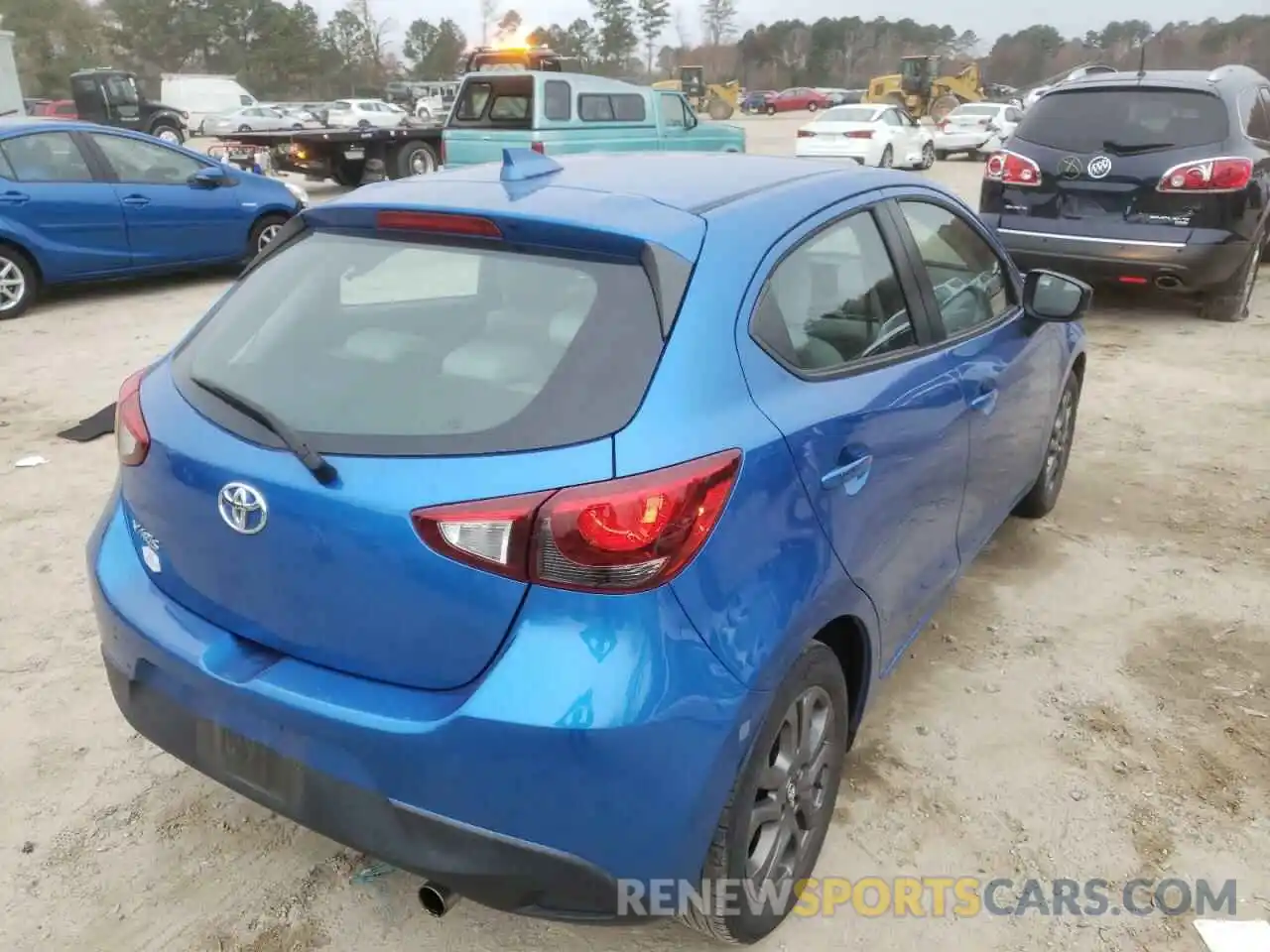 4 Photograph of a damaged car 3MYDLBJV4LY702655 TOYOTA YARIS 2020