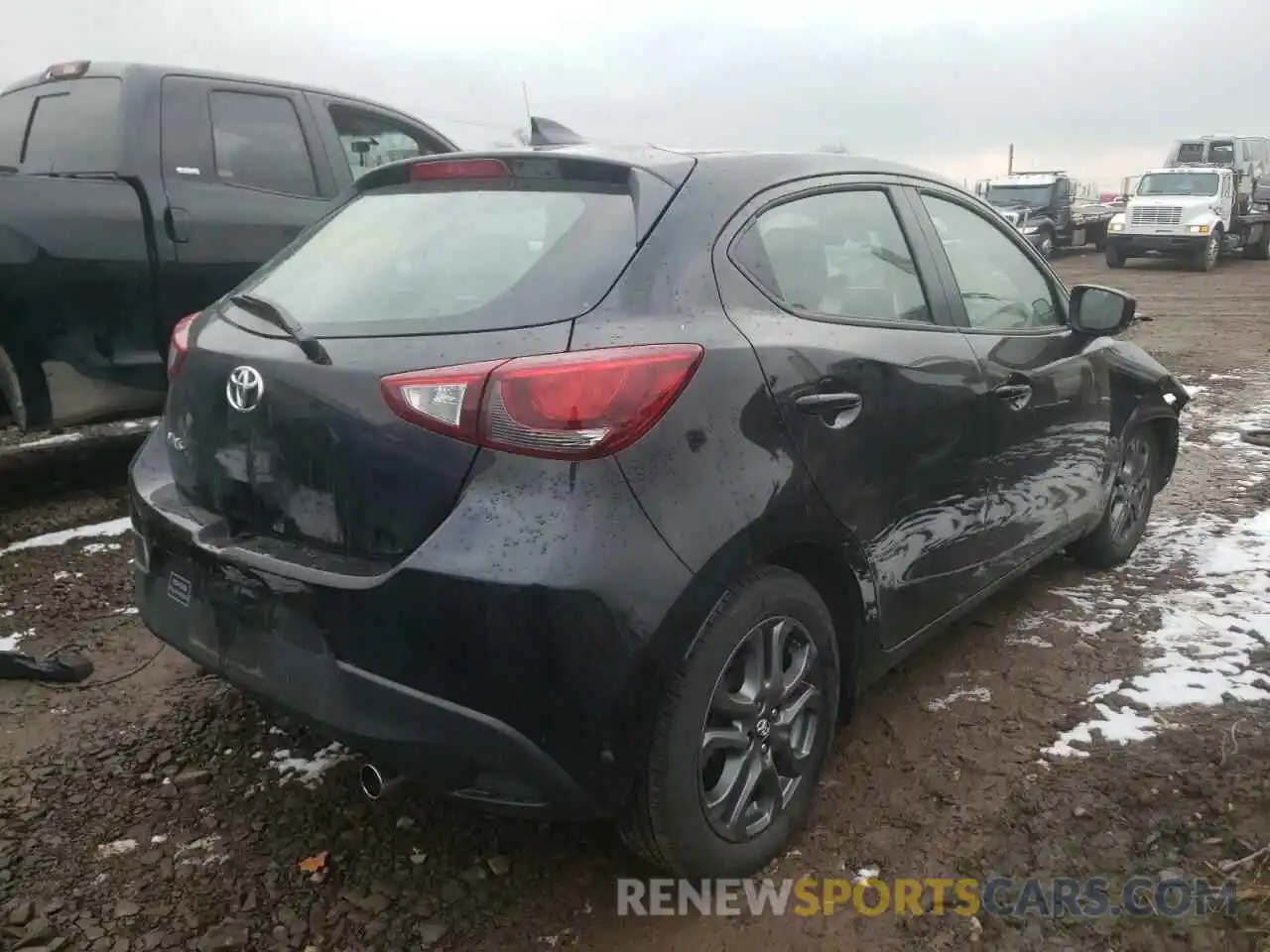 4 Photograph of a damaged car 3MYDLBJV4LY705331 TOYOTA YARIS 2020