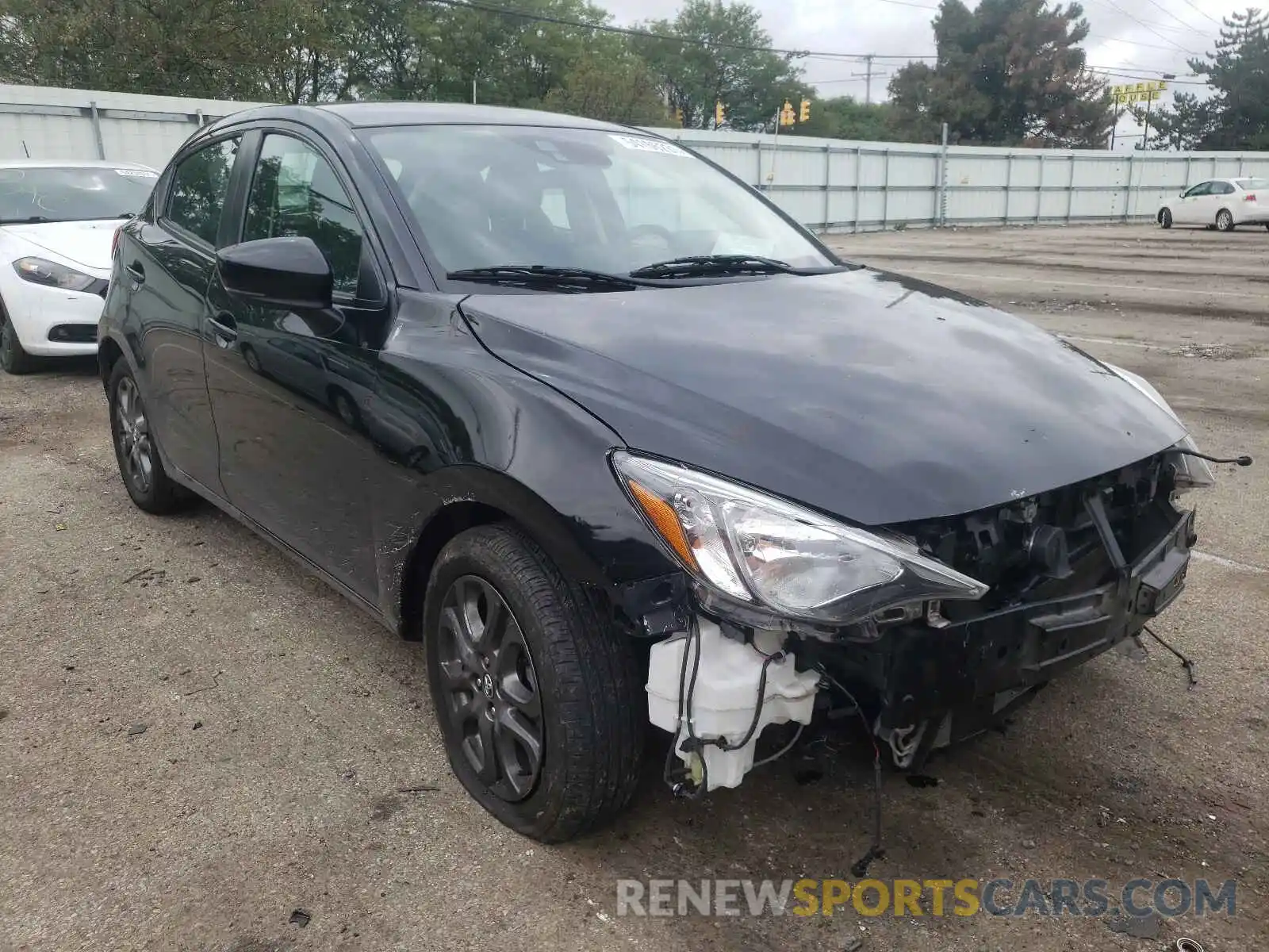 1 Photograph of a damaged car 3MYDLBJV4LY707080 TOYOTA YARIS 2020