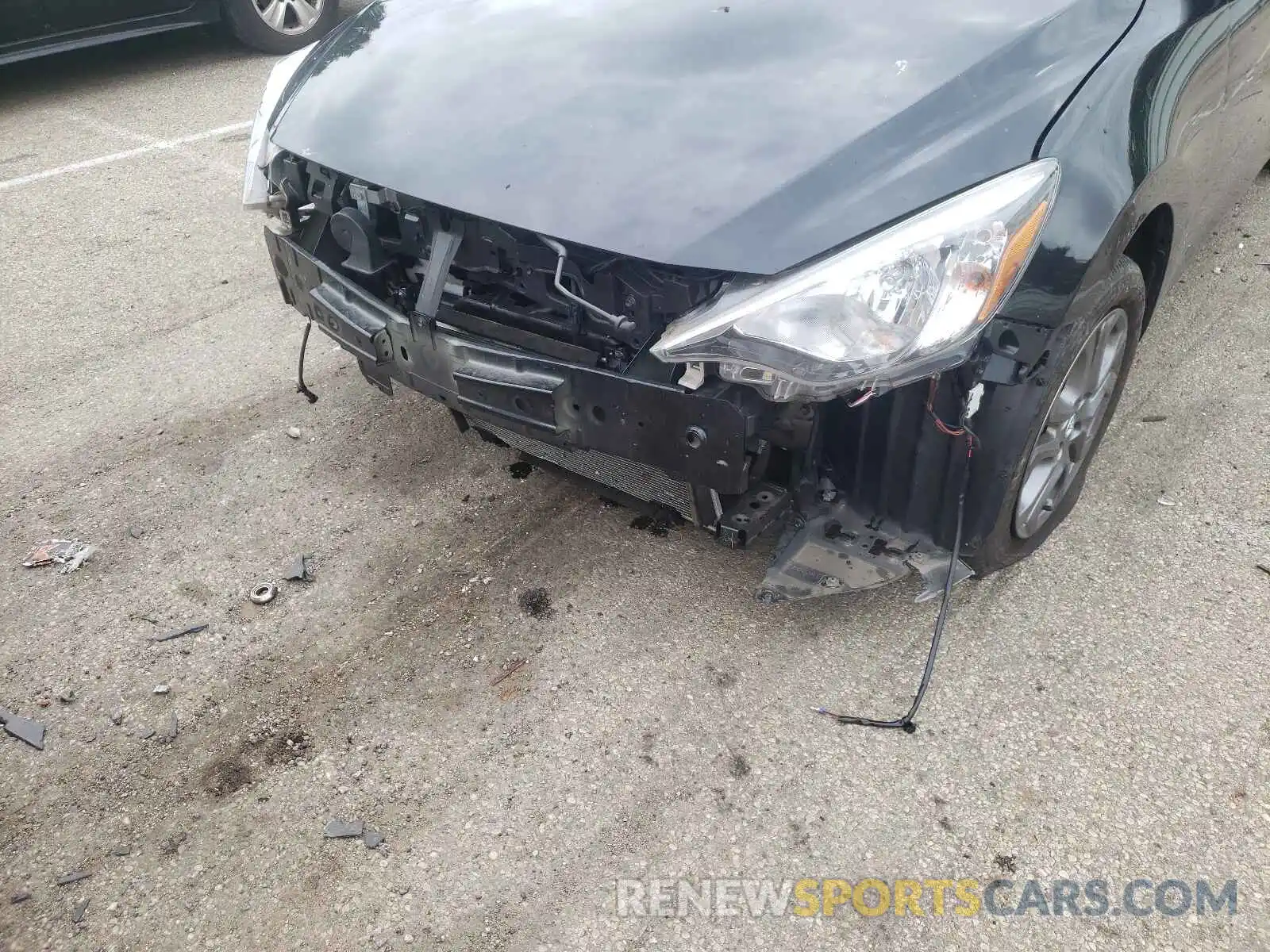 9 Photograph of a damaged car 3MYDLBJV4LY707080 TOYOTA YARIS 2020