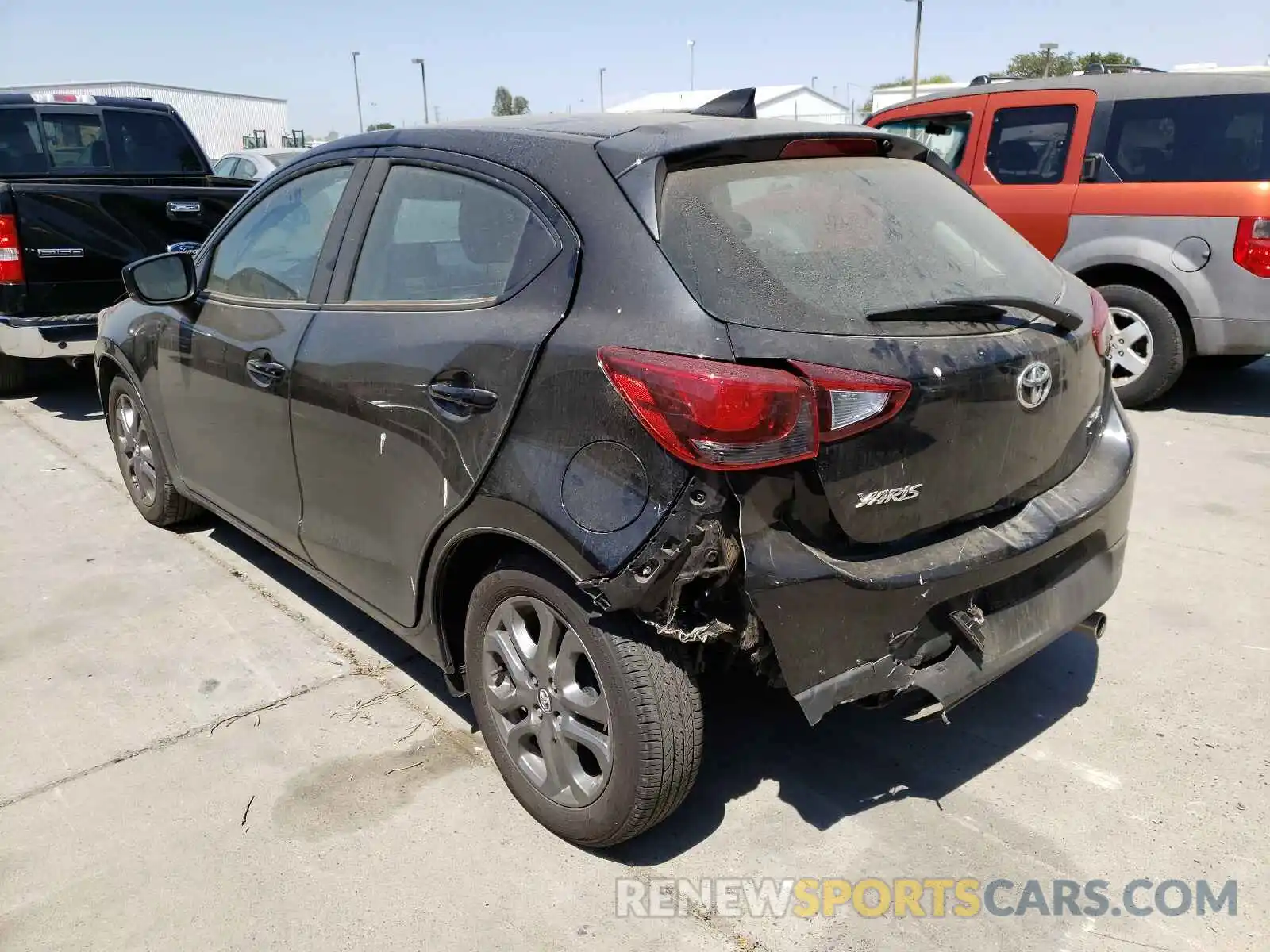 3 Photograph of a damaged car 3MYDLBJV5LY701952 TOYOTA YARIS 2020