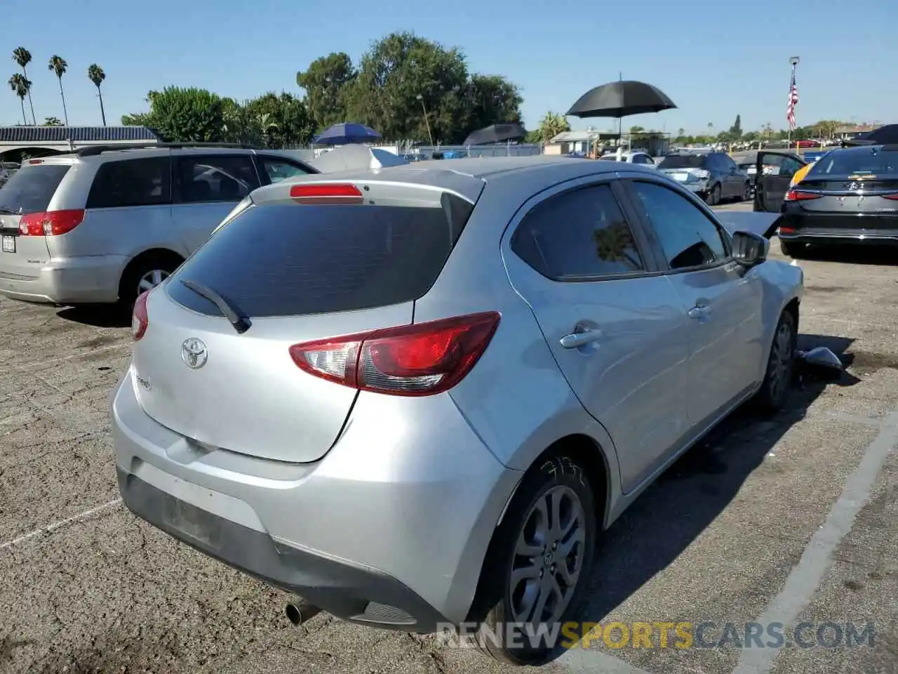 4 Photograph of a damaged car 3MYDLBJV5LY703765 TOYOTA YARIS 2020