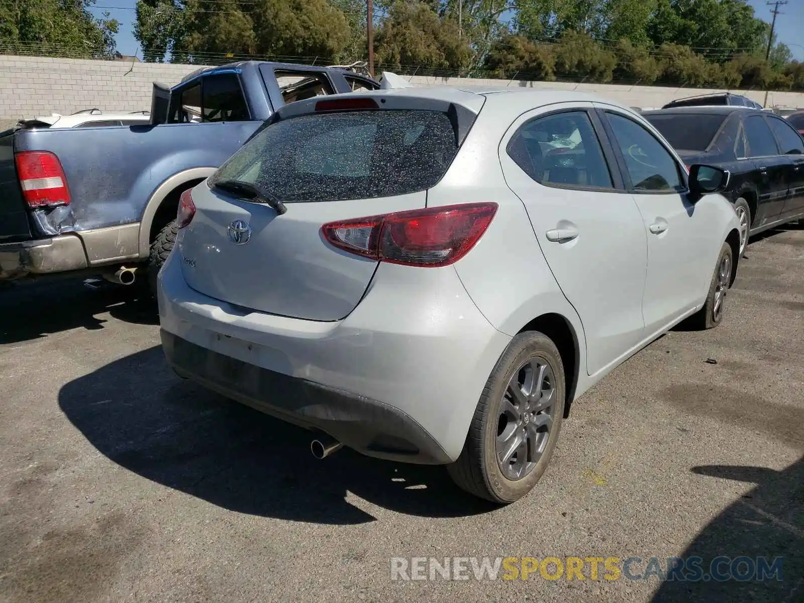 4 Photograph of a damaged car 3MYDLBJV5LY705807 TOYOTA YARIS 2020