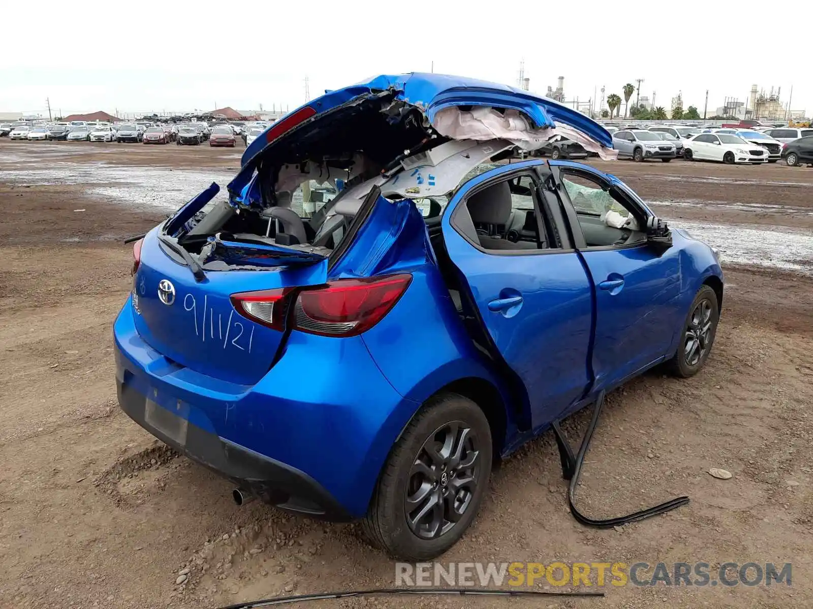 4 Photograph of a damaged car 3MYDLBJV5LY709324 TOYOTA YARIS 2020