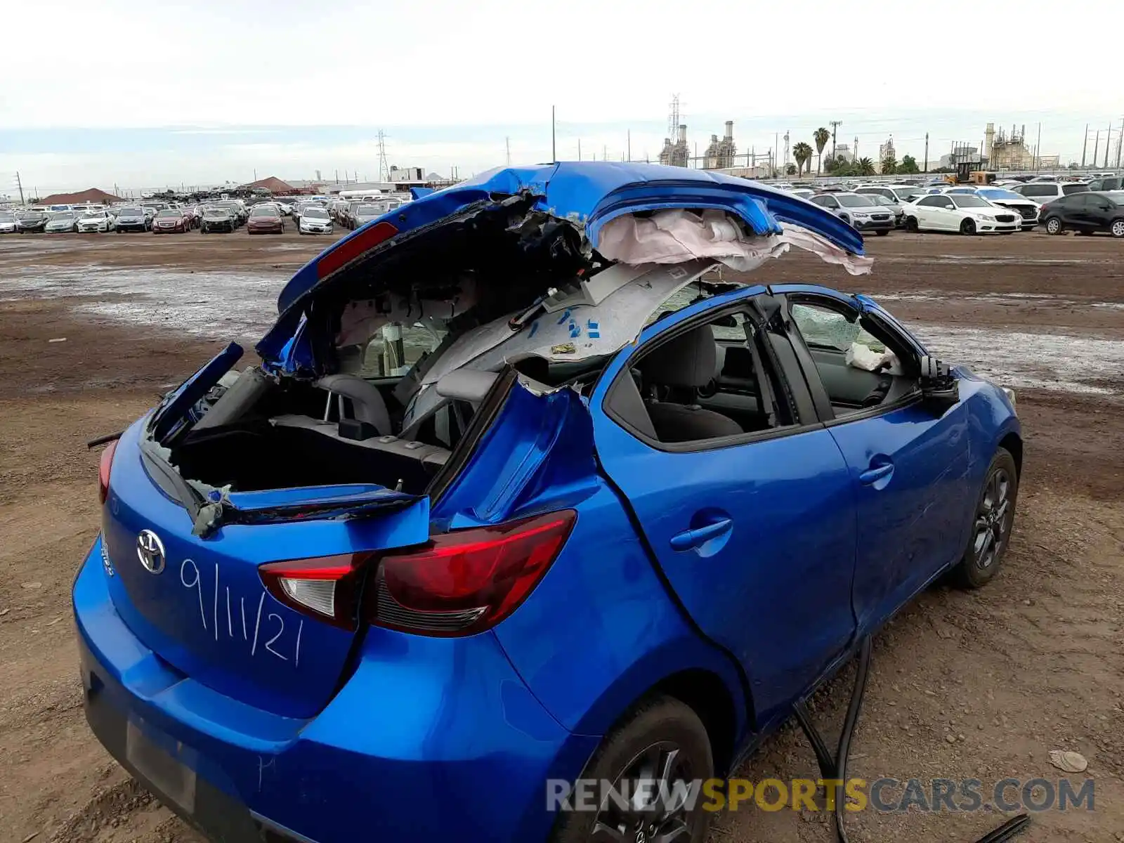 9 Photograph of a damaged car 3MYDLBJV5LY709324 TOYOTA YARIS 2020