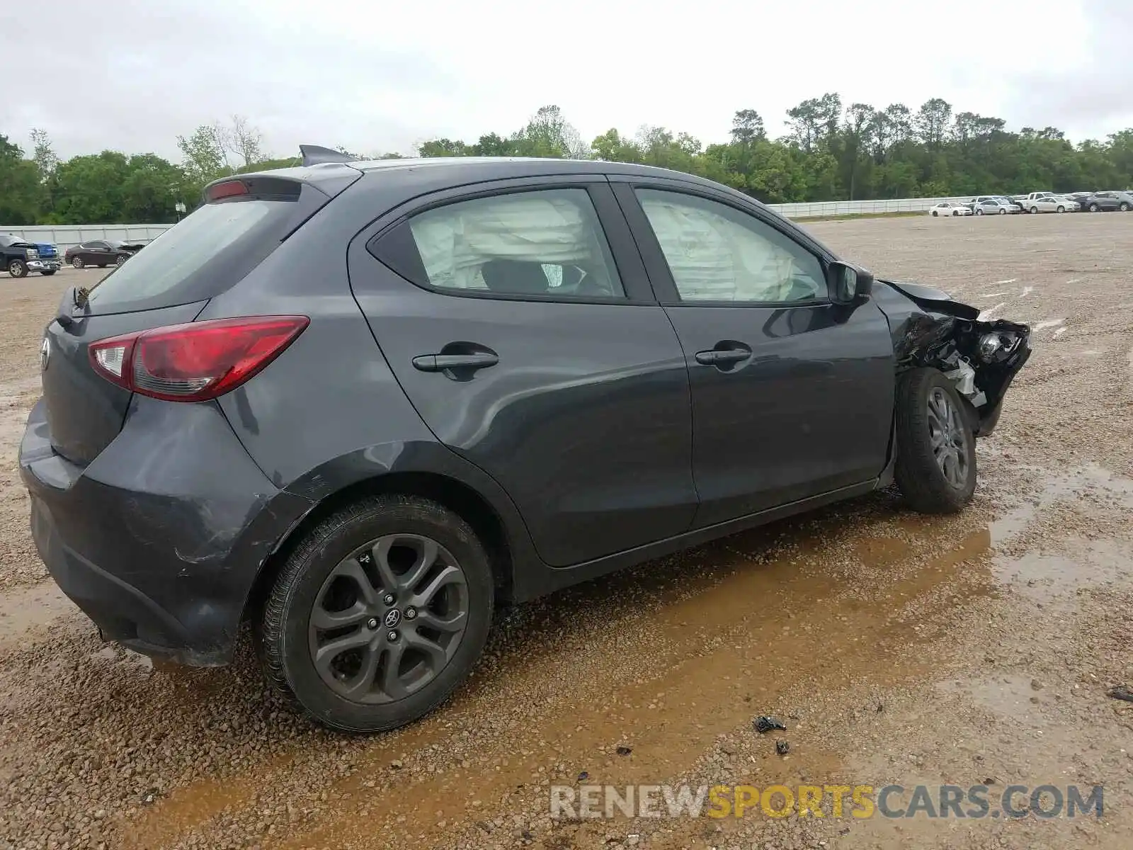 4 Photograph of a damaged car 3MYDLBJV5LY715835 TOYOTA YARIS 2020