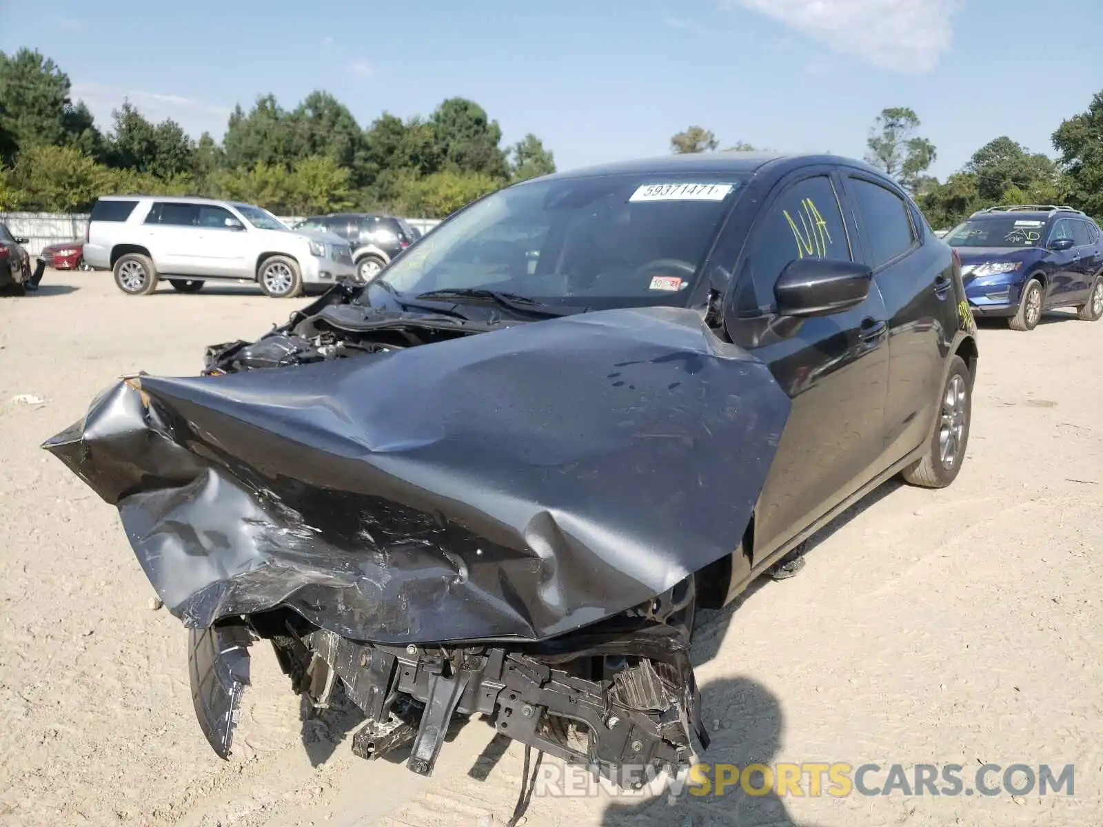 2 Photograph of a damaged car 3MYDLBJV6LY701894 TOYOTA YARIS 2020