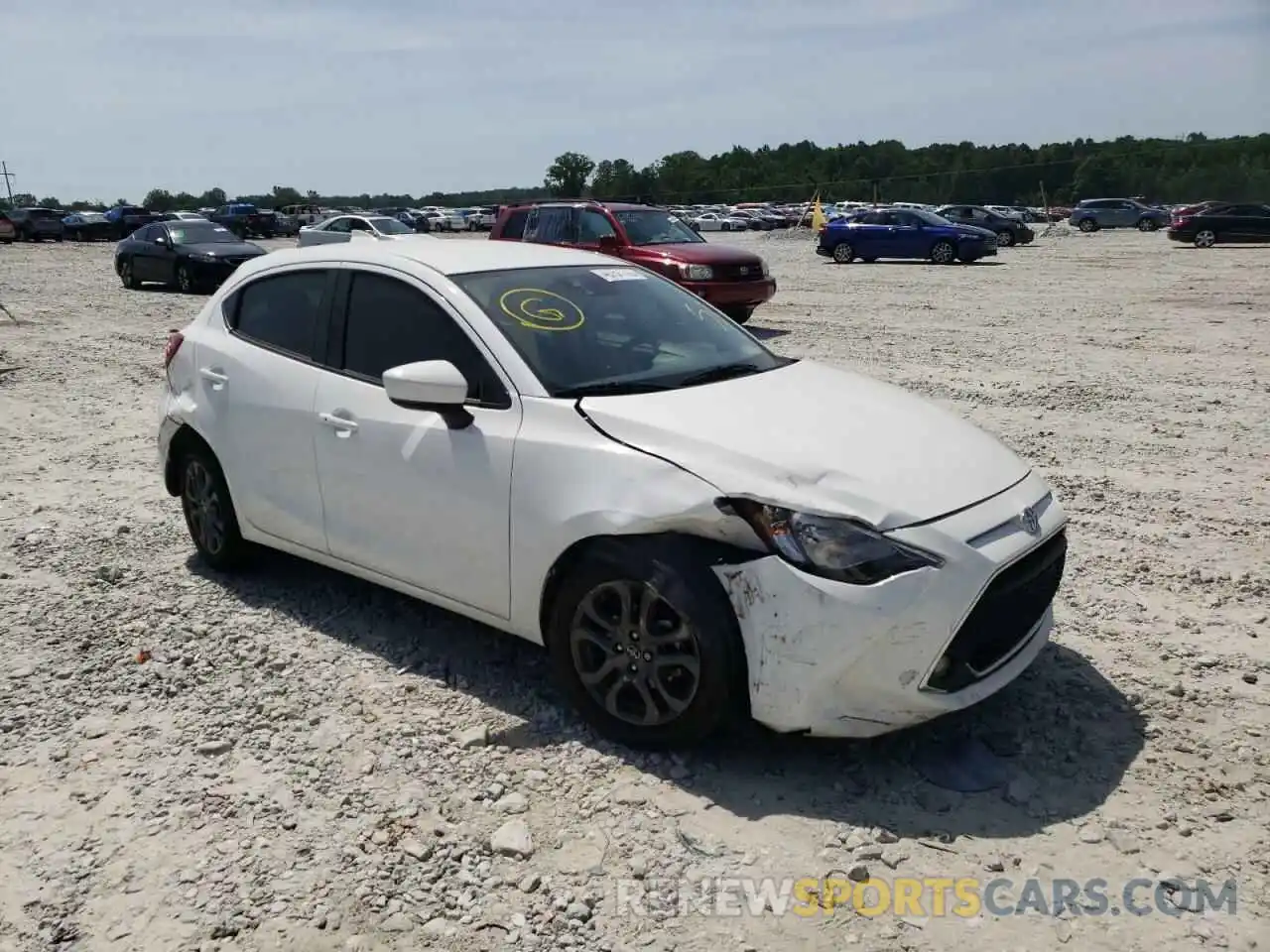 1 Photograph of a damaged car 3MYDLBJV6LY704262 TOYOTA YARIS 2020