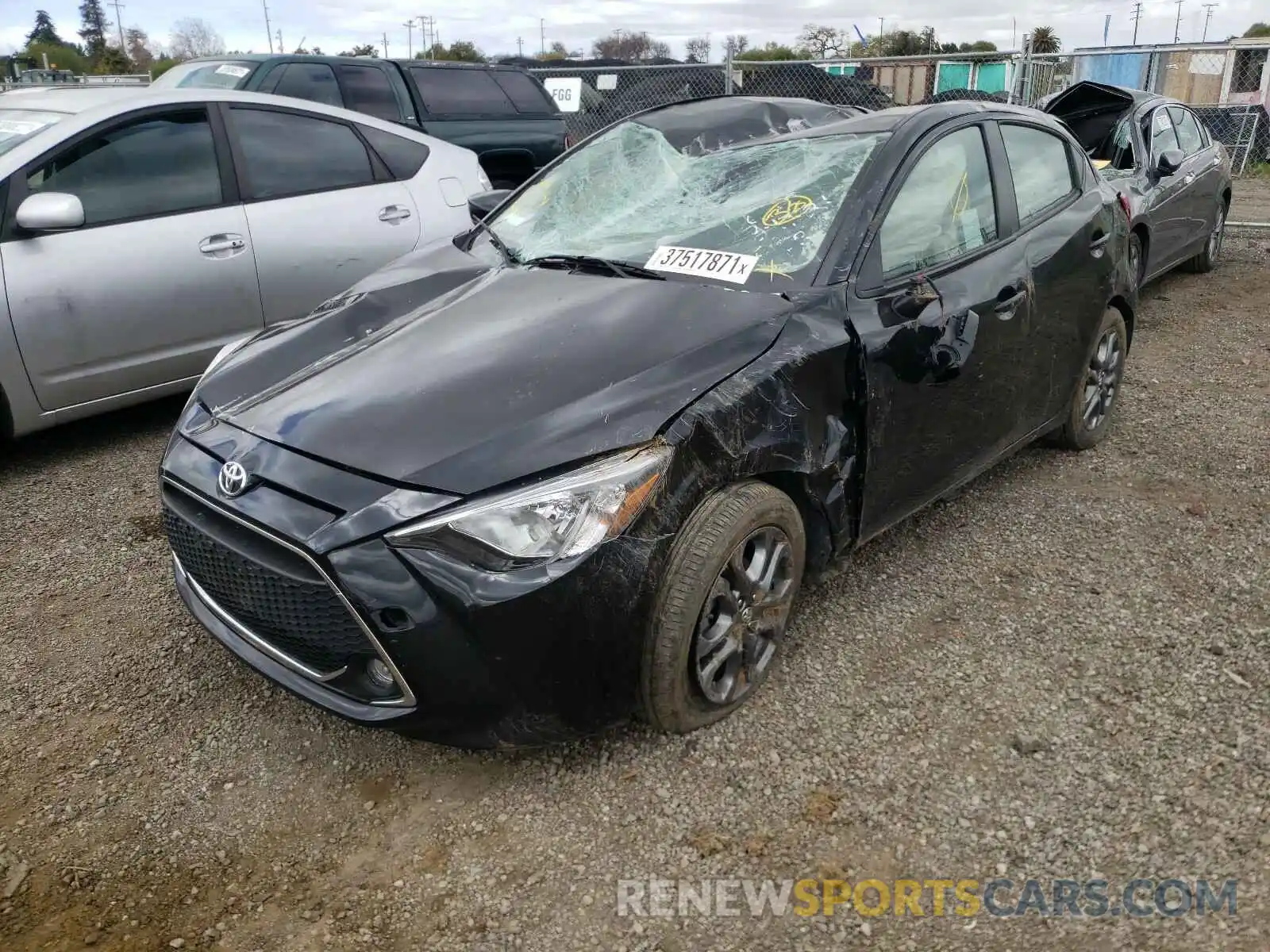 2 Photograph of a damaged car 3MYDLBJV6LY707047 TOYOTA YARIS 2020