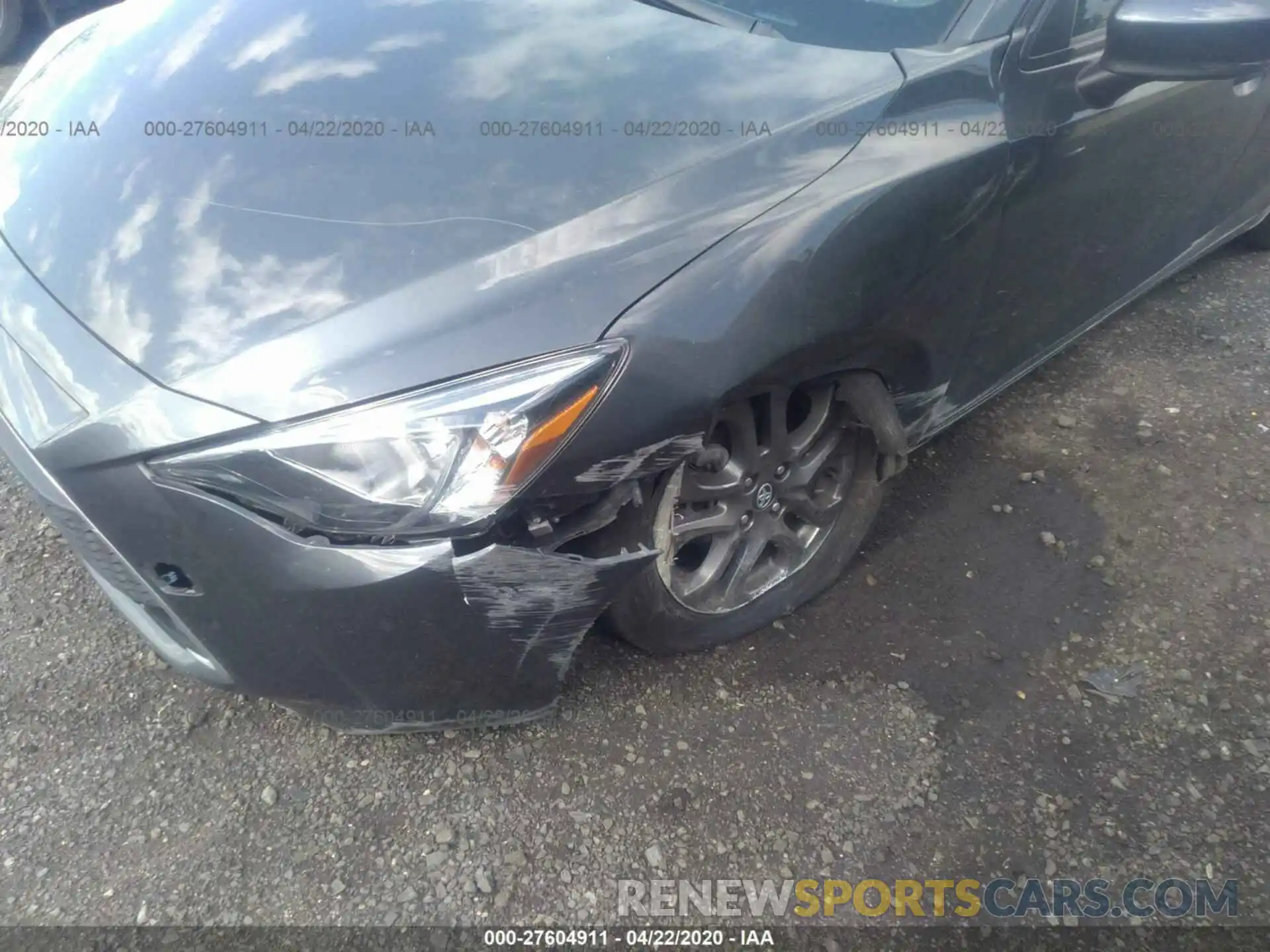 6 Photograph of a damaged car 3MYDLBJV7LY701855 TOYOTA YARIS 2020