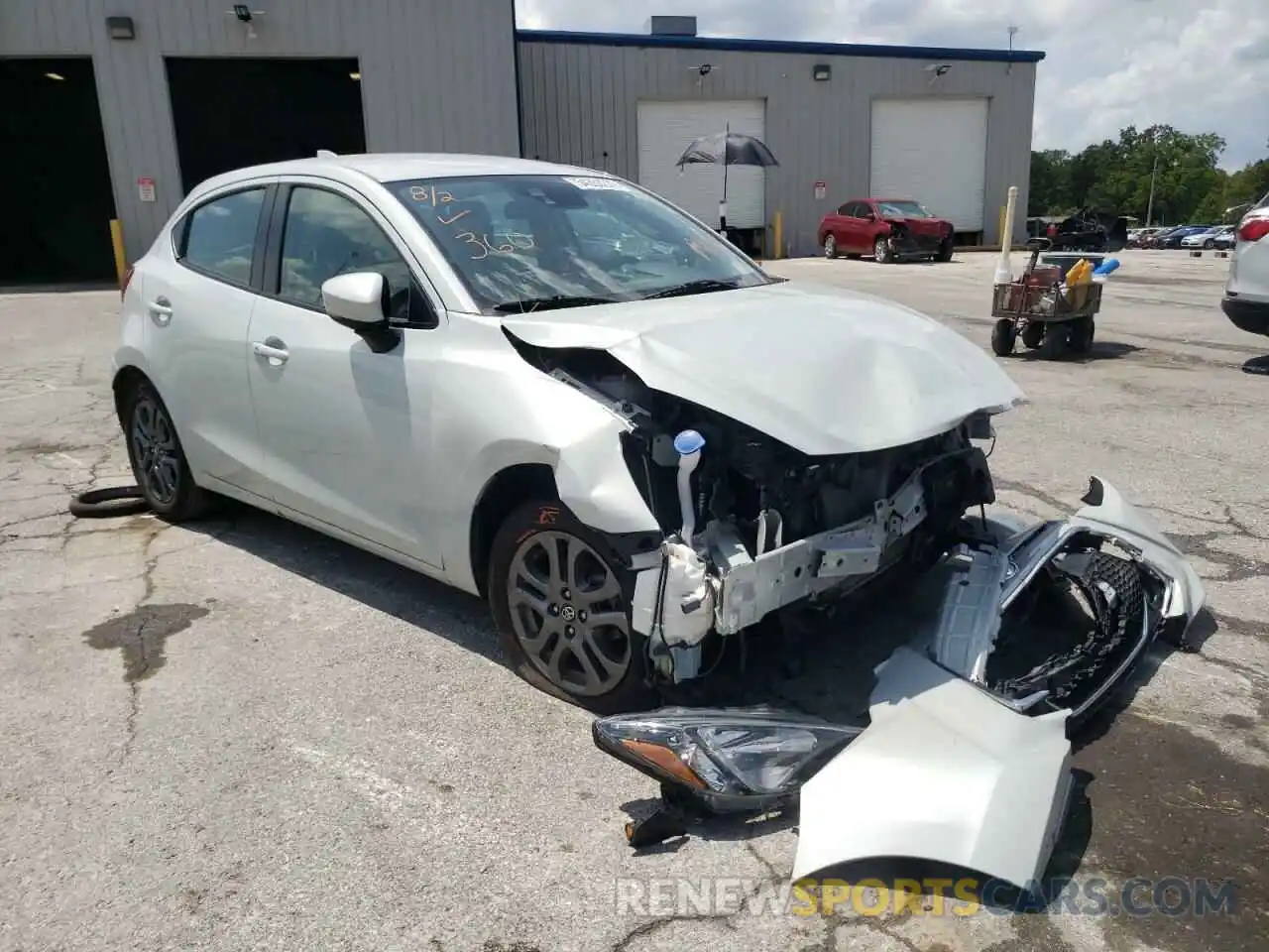 1 Photograph of a damaged car 3MYDLBJV8LY702657 TOYOTA YARIS 2020