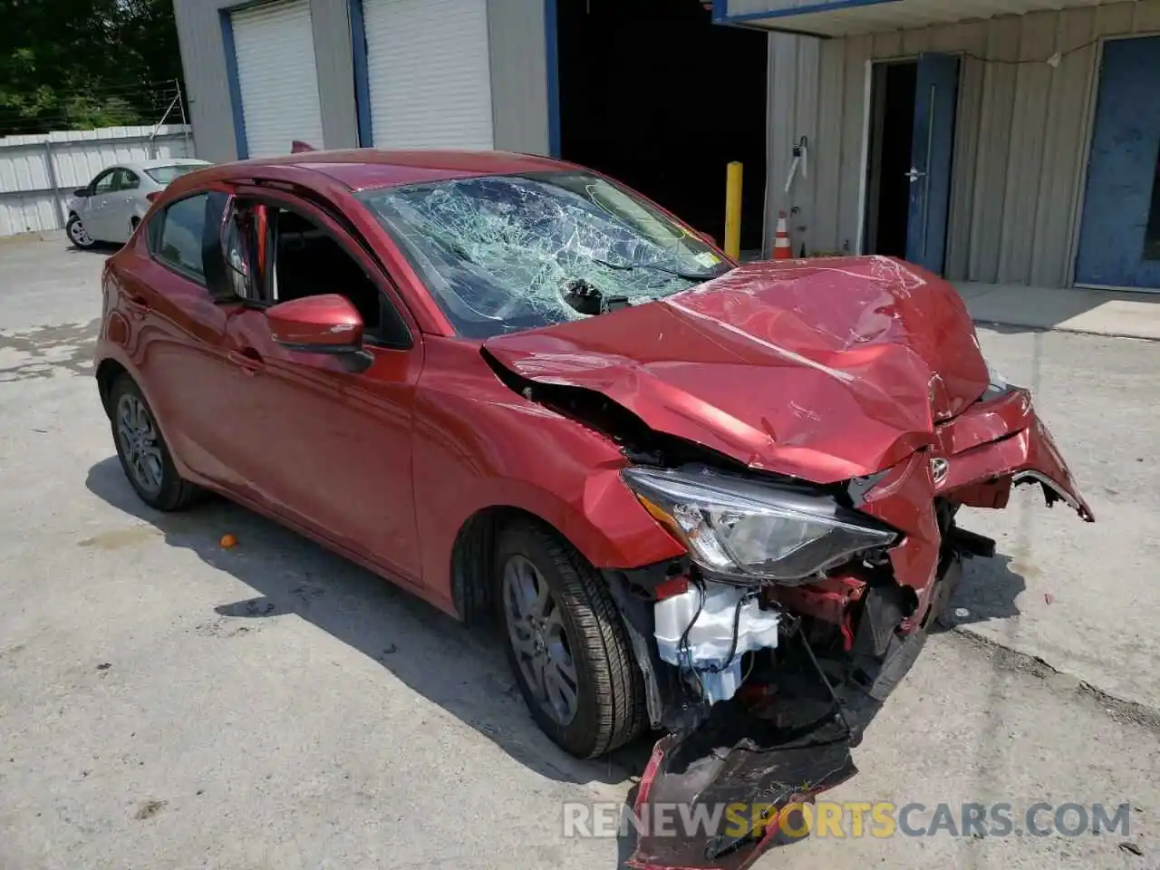 1 Photograph of a damaged car 3MYDLBJV8LY704151 TOYOTA YARIS 2020