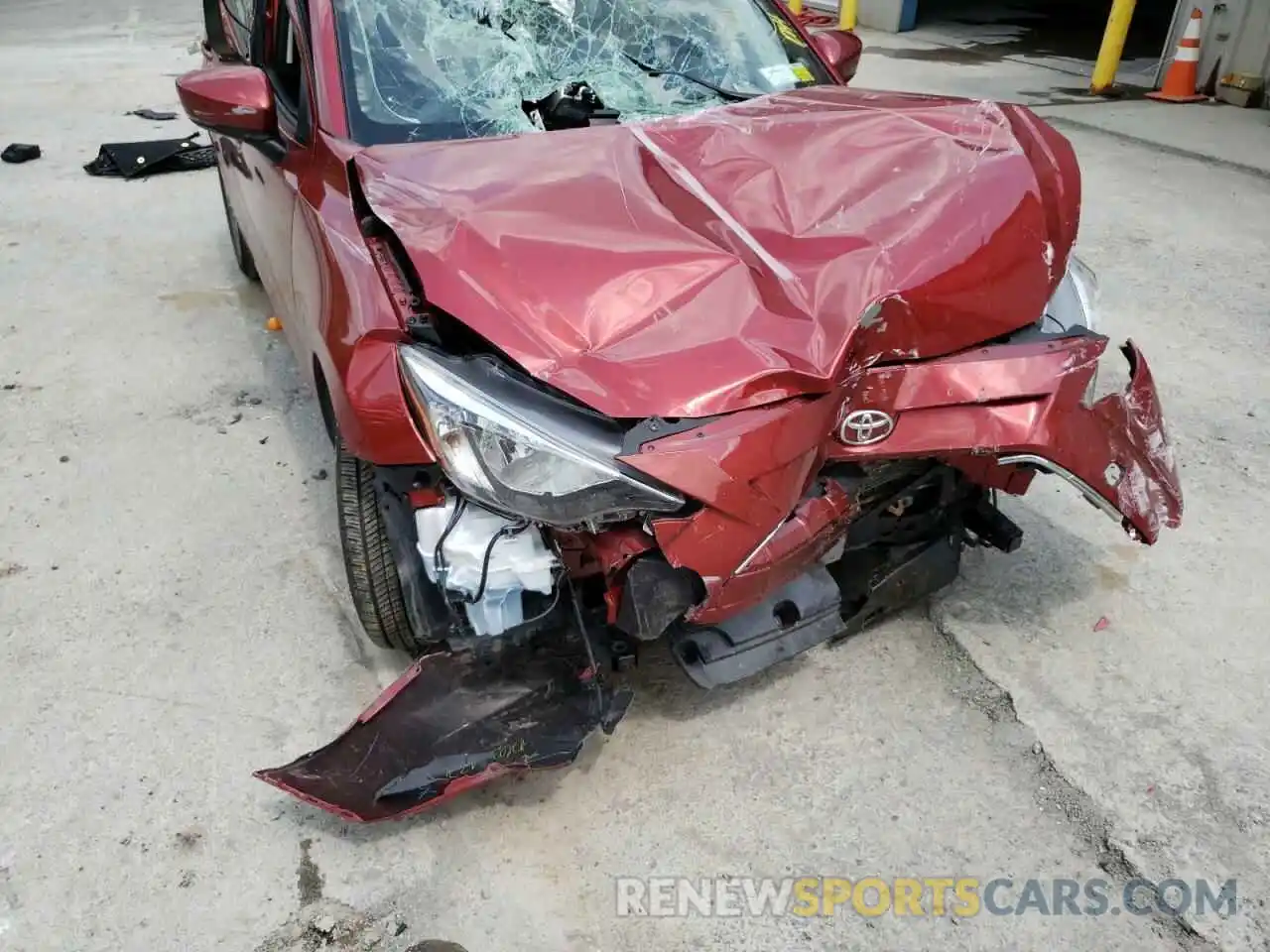 9 Photograph of a damaged car 3MYDLBJV8LY704151 TOYOTA YARIS 2020