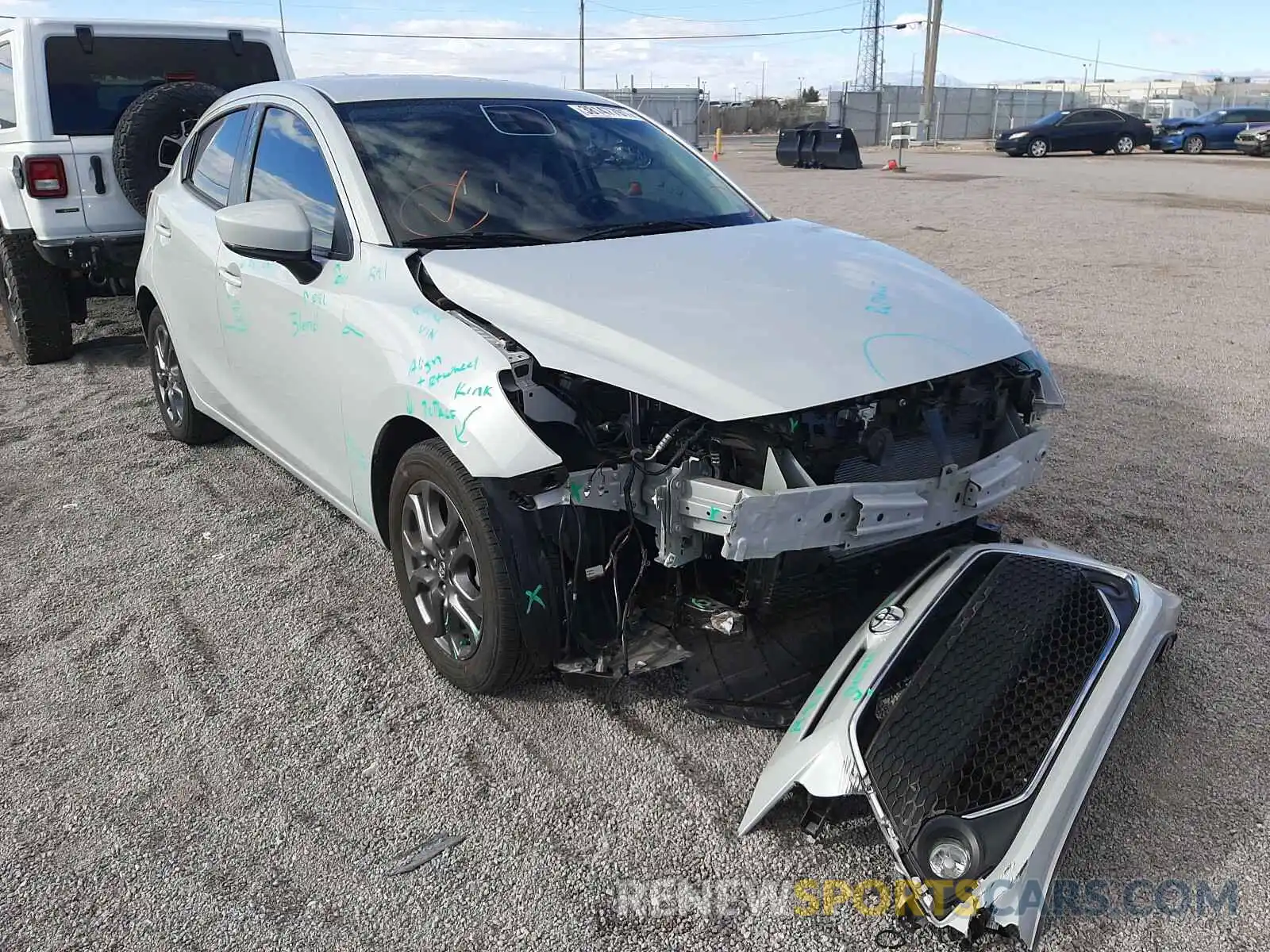 1 Photograph of a damaged car 3MYDLBJV8LY705655 TOYOTA YARIS 2020