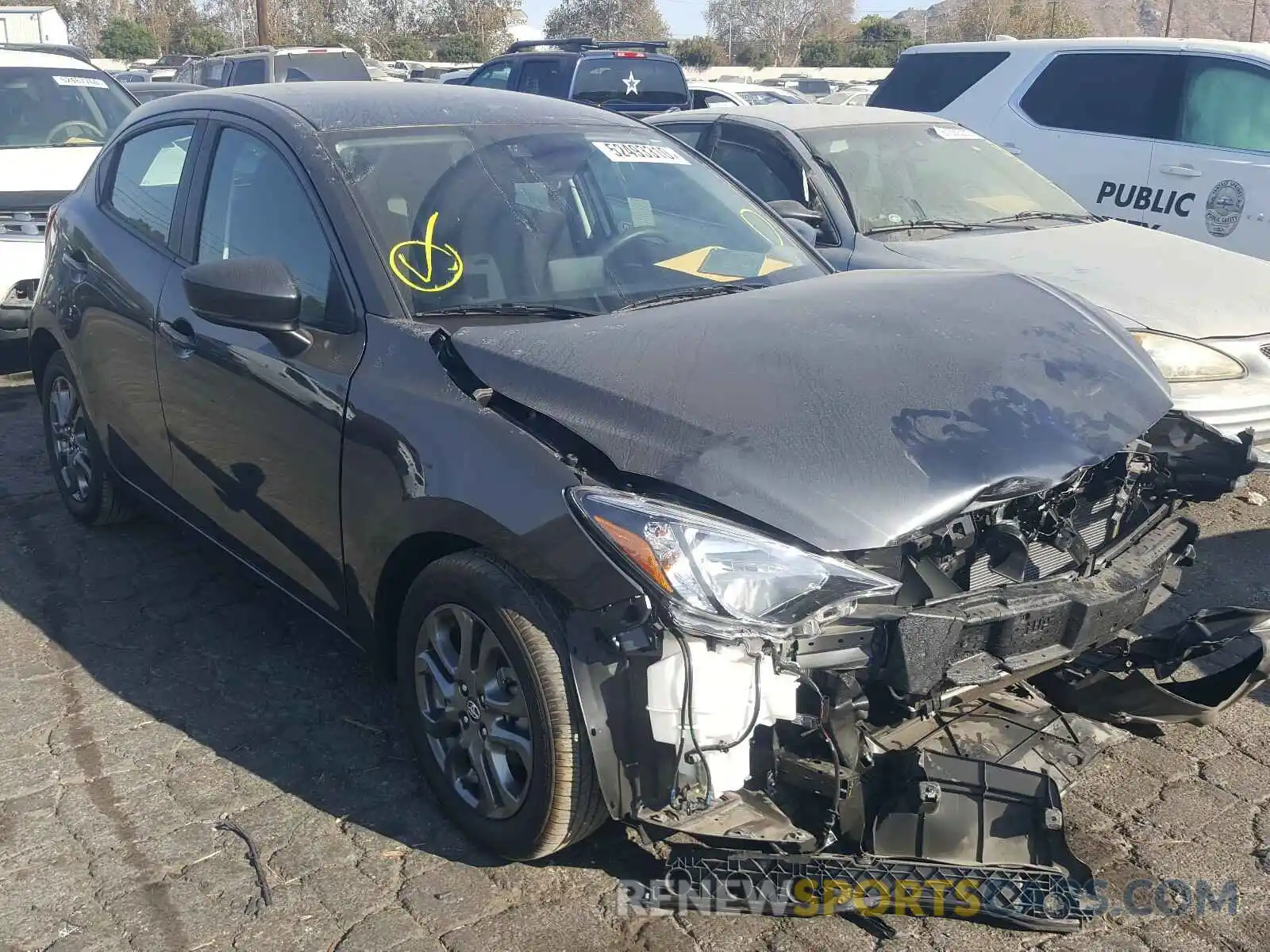 1 Photograph of a damaged car 3MYDLBJV8LY706854 TOYOTA YARIS 2020