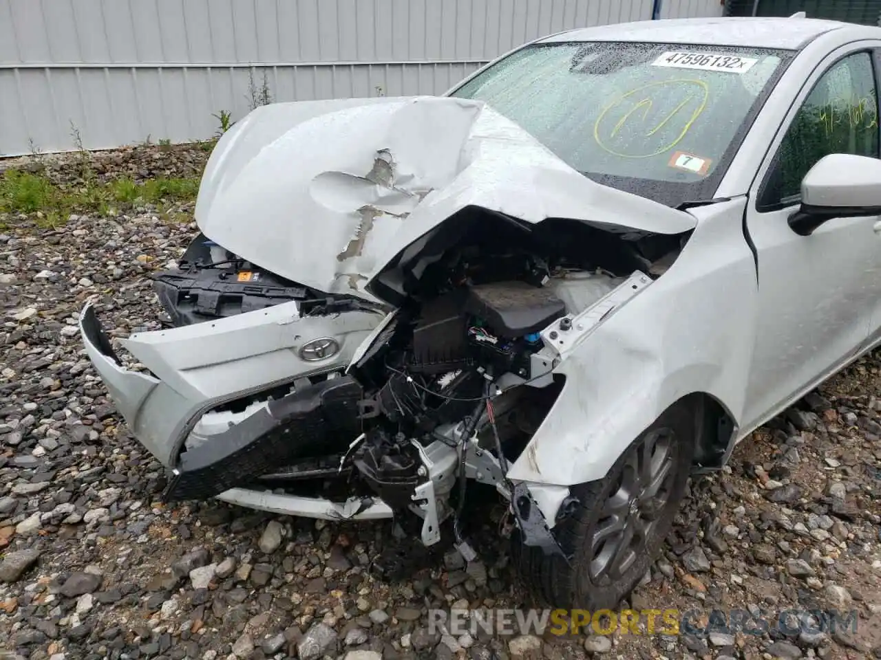 9 Photograph of a damaged car 3MYDLBJV9LY703381 TOYOTA YARIS 2020