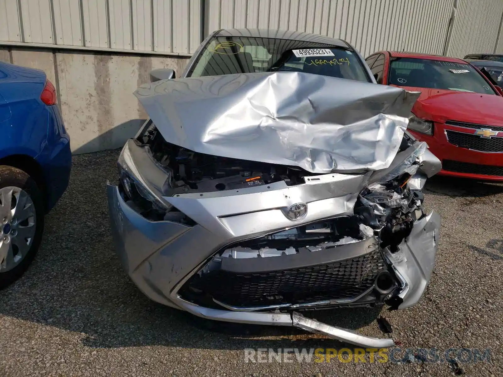 9 Photograph of a damaged car 3MYDLBJV9LY708855 TOYOTA YARIS 2020