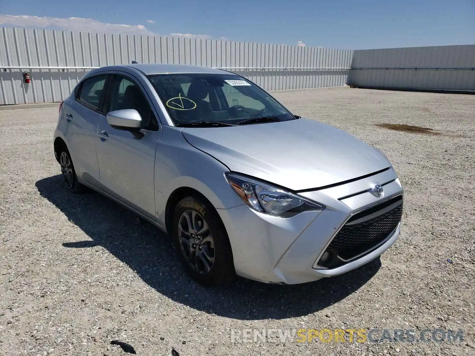 1 Photograph of a damaged car 3MYDLBJVXLY702207 TOYOTA YARIS 2020