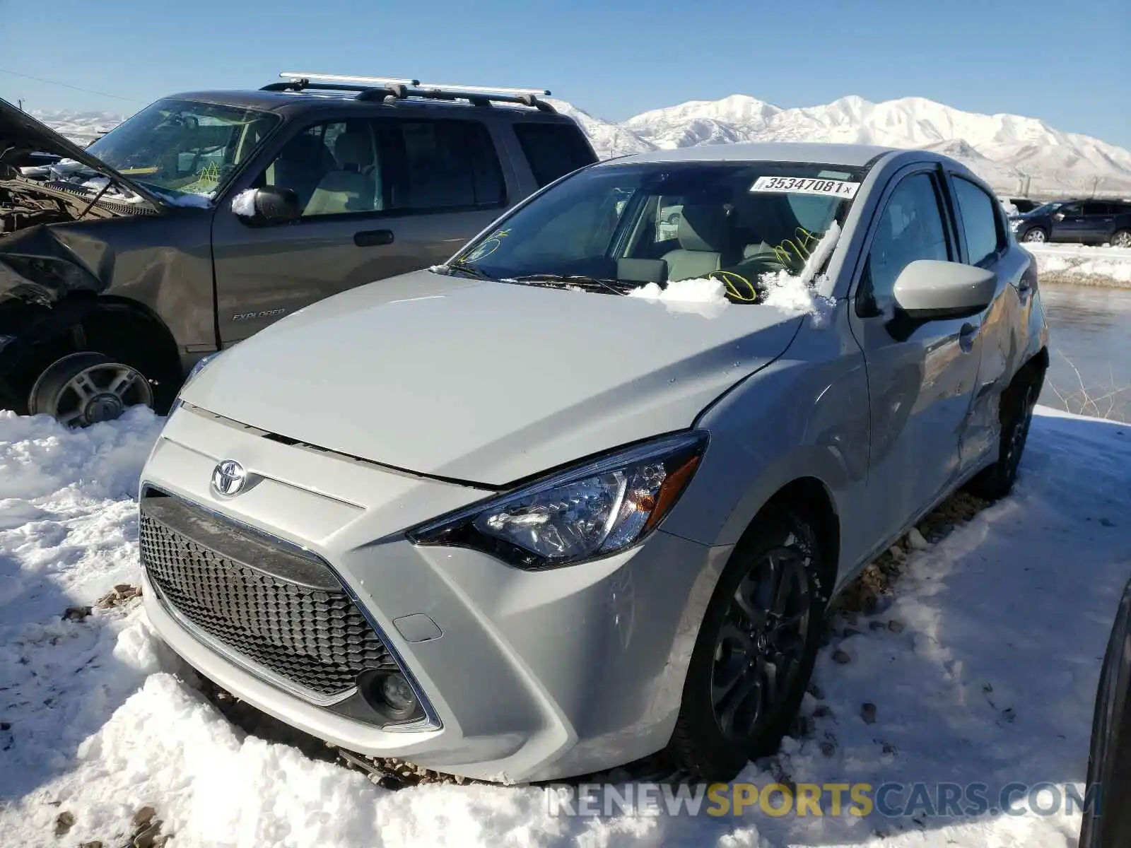 2 Photograph of a damaged car 3MYDLBJVXLY702501 TOYOTA YARIS 2020