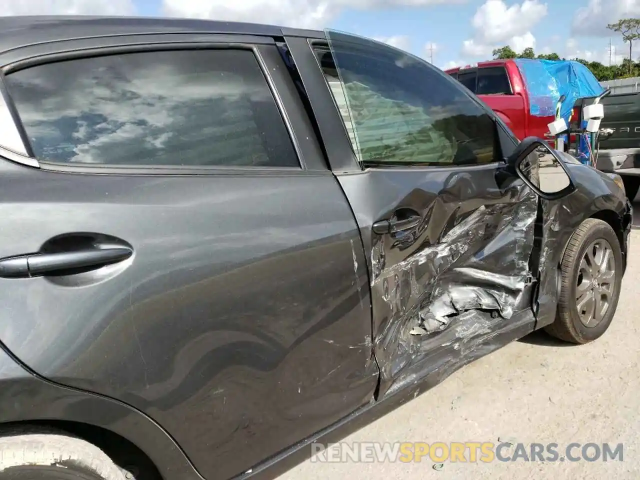 9 Photograph of a damaged car 3MYDLBJVXLY705897 TOYOTA YARIS 2020