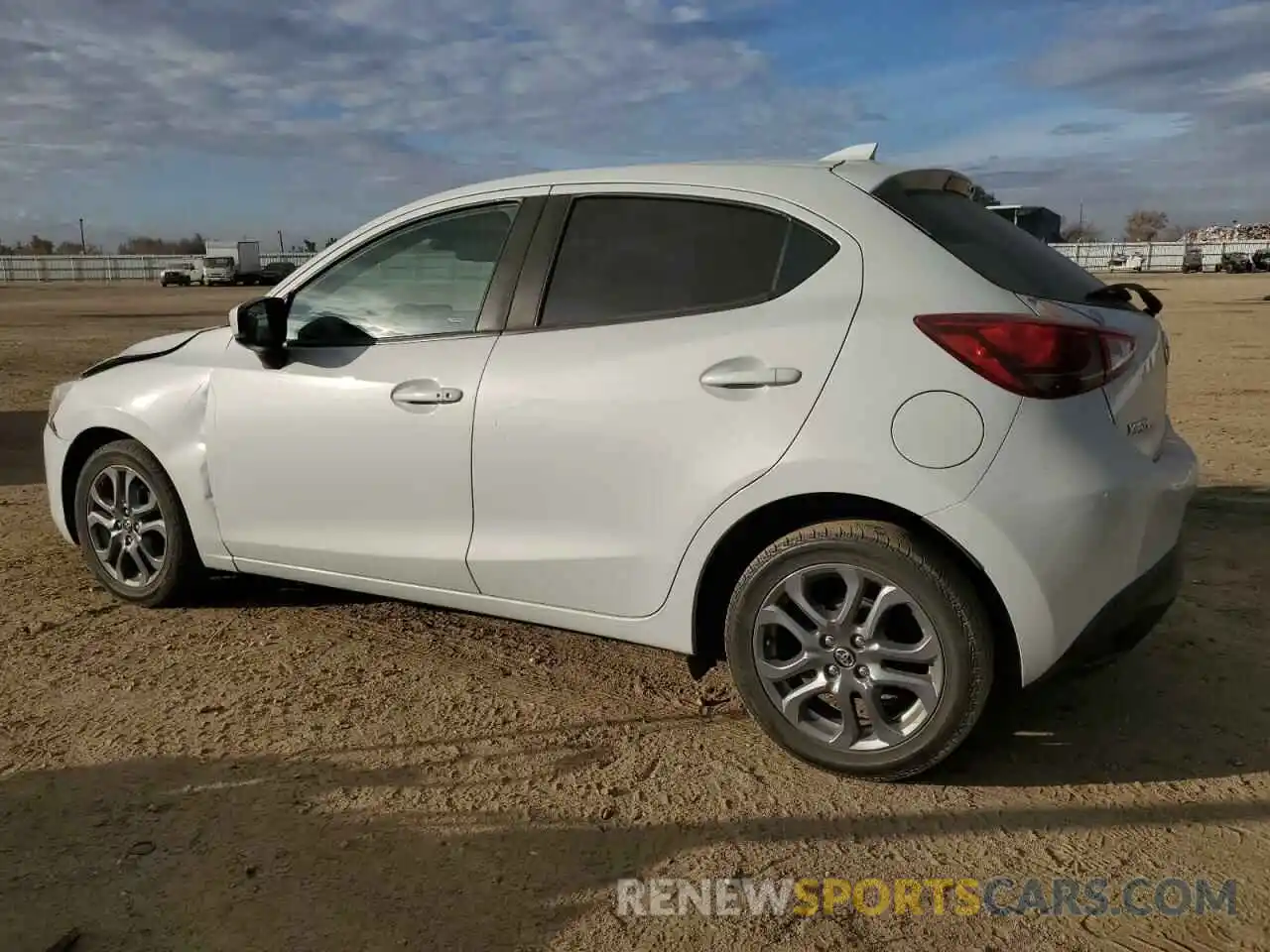 2 Photograph of a damaged car 3MYDLBJVXLY708461 TOYOTA YARIS 2020