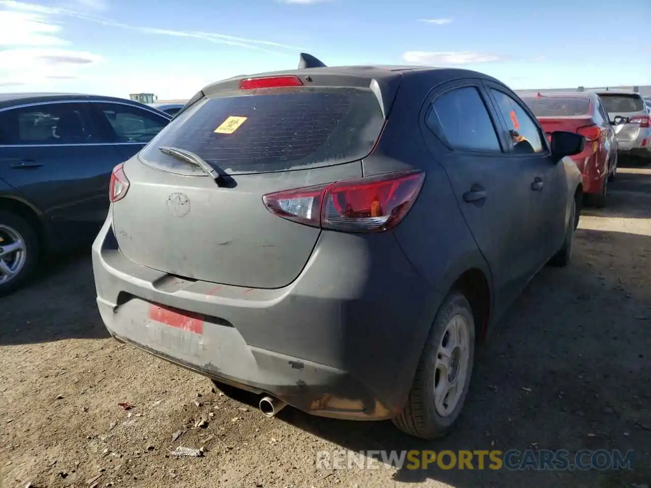 4 Photograph of a damaged car 3MYDLBJVXLY710565 TOYOTA YARIS 2020