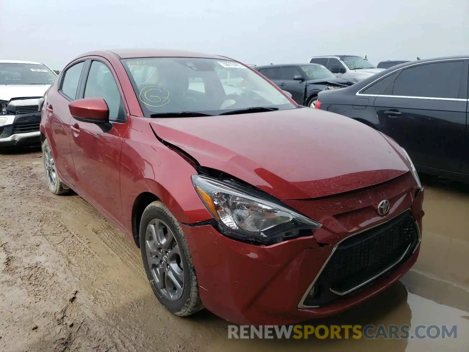 1 Photograph of a damaged car 3MYDLBYV0LY706157 TOYOTA YARIS 2020