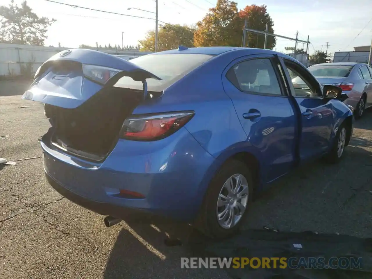 4 Photograph of a damaged car 3MYDLBYV0LY710368 TOYOTA YARIS 2020