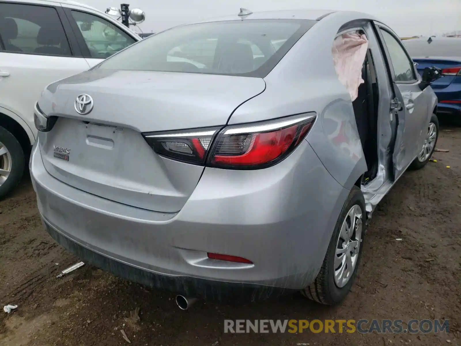 4 Photograph of a damaged car 3MYDLBYV1LY706264 TOYOTA YARIS 2020