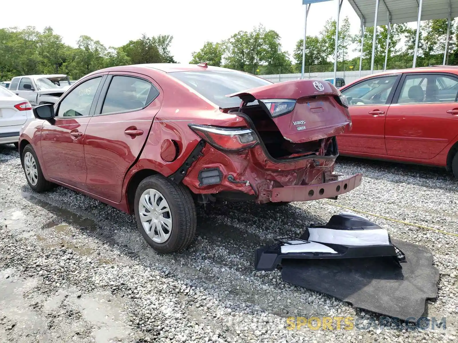 3 Фотография поврежденного автомобиля 3MYDLBYV1LY709004 TOYOTA YARIS 2020