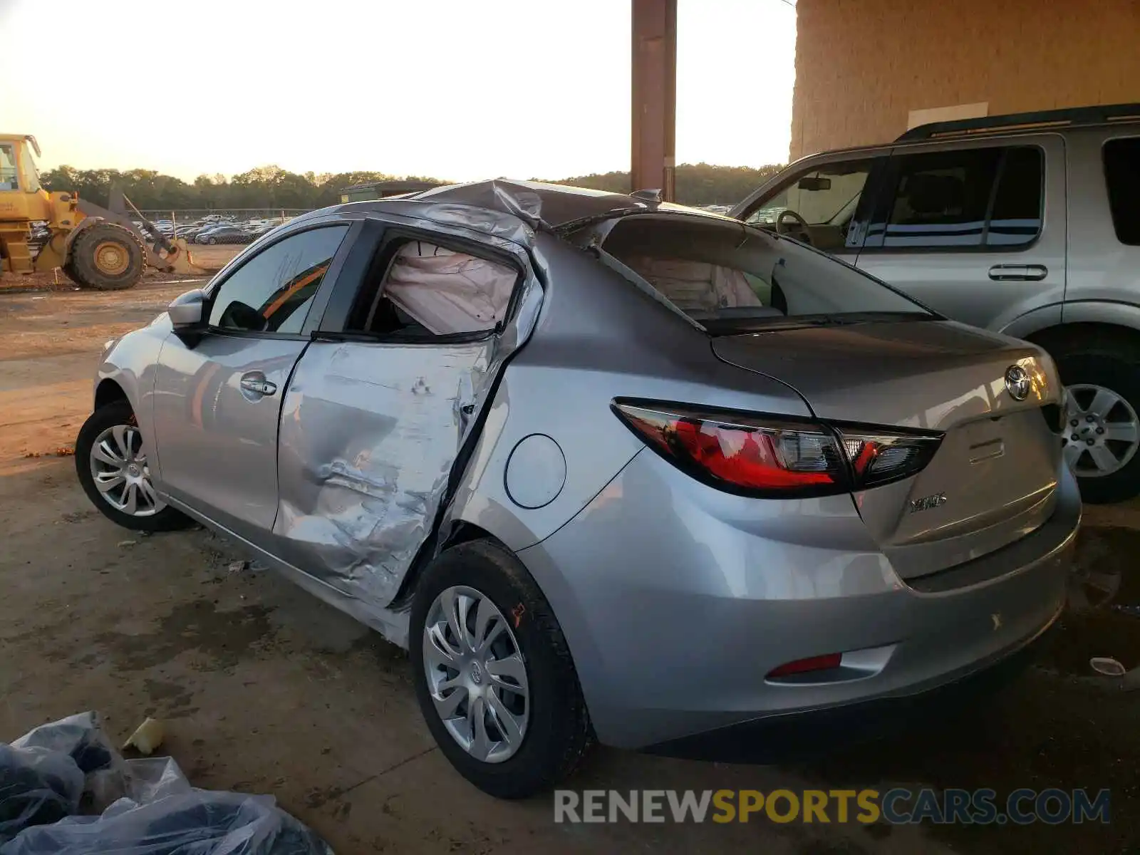 3 Photograph of a damaged car 3MYDLBYV1LY716941 TOYOTA YARIS 2020