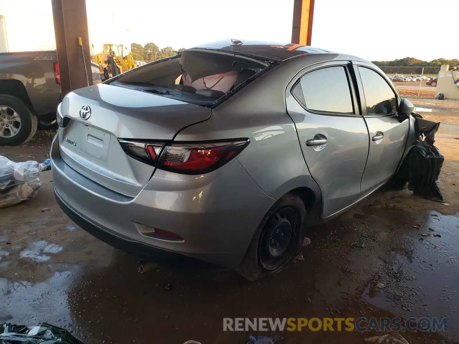 4 Photograph of a damaged car 3MYDLBYV1LY716941 TOYOTA YARIS 2020