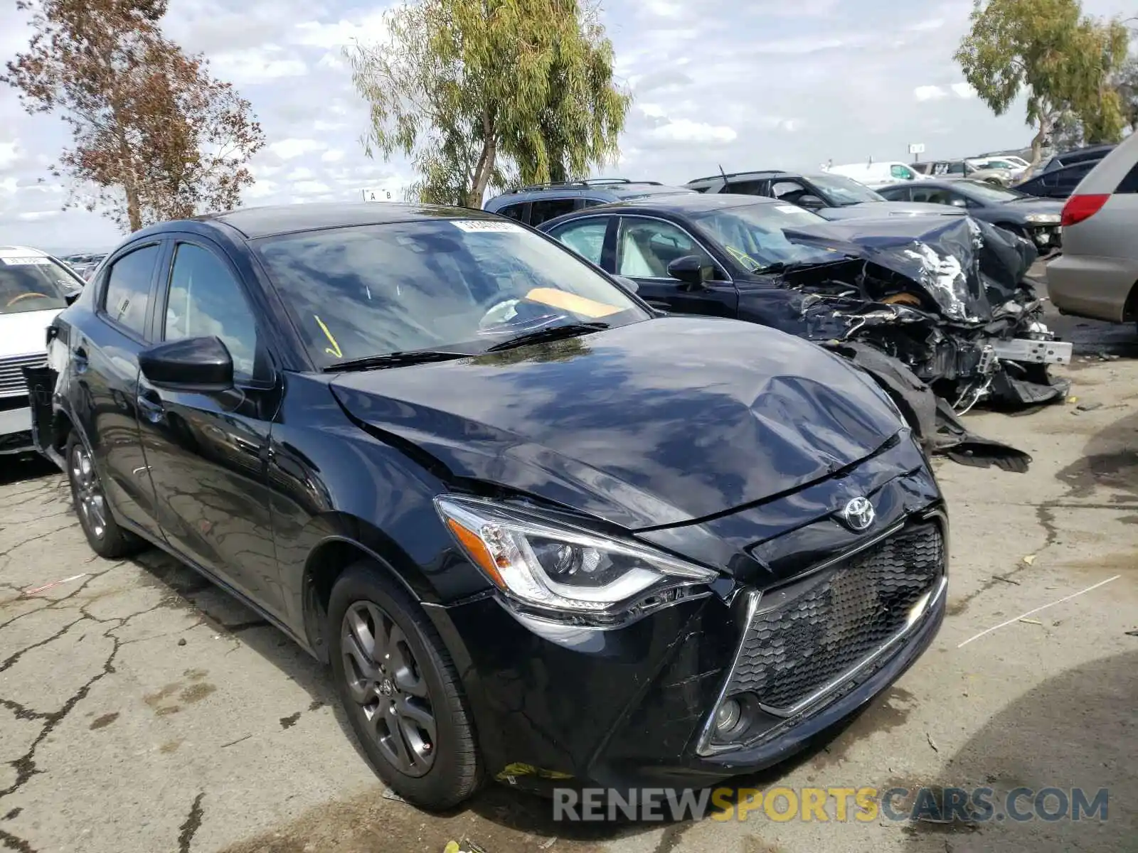 1 Photograph of a damaged car 3MYDLBYV2LY708184 TOYOTA YARIS 2020