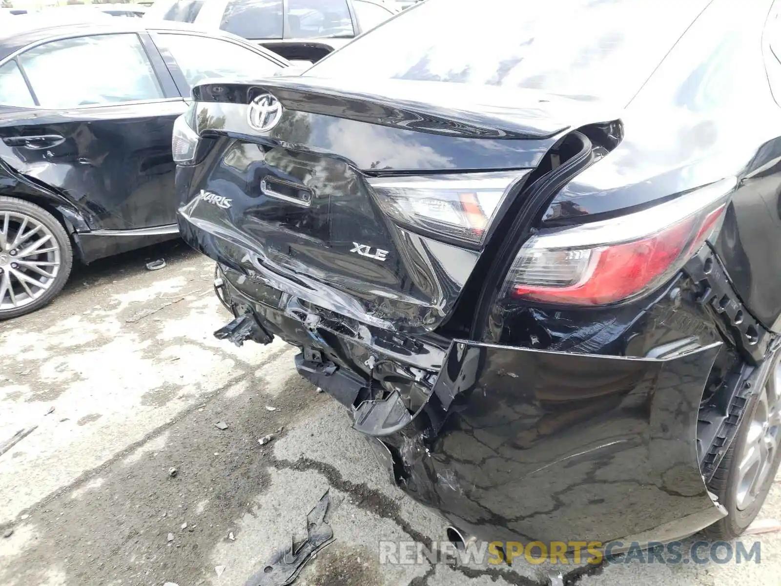 9 Photograph of a damaged car 3MYDLBYV2LY708184 TOYOTA YARIS 2020