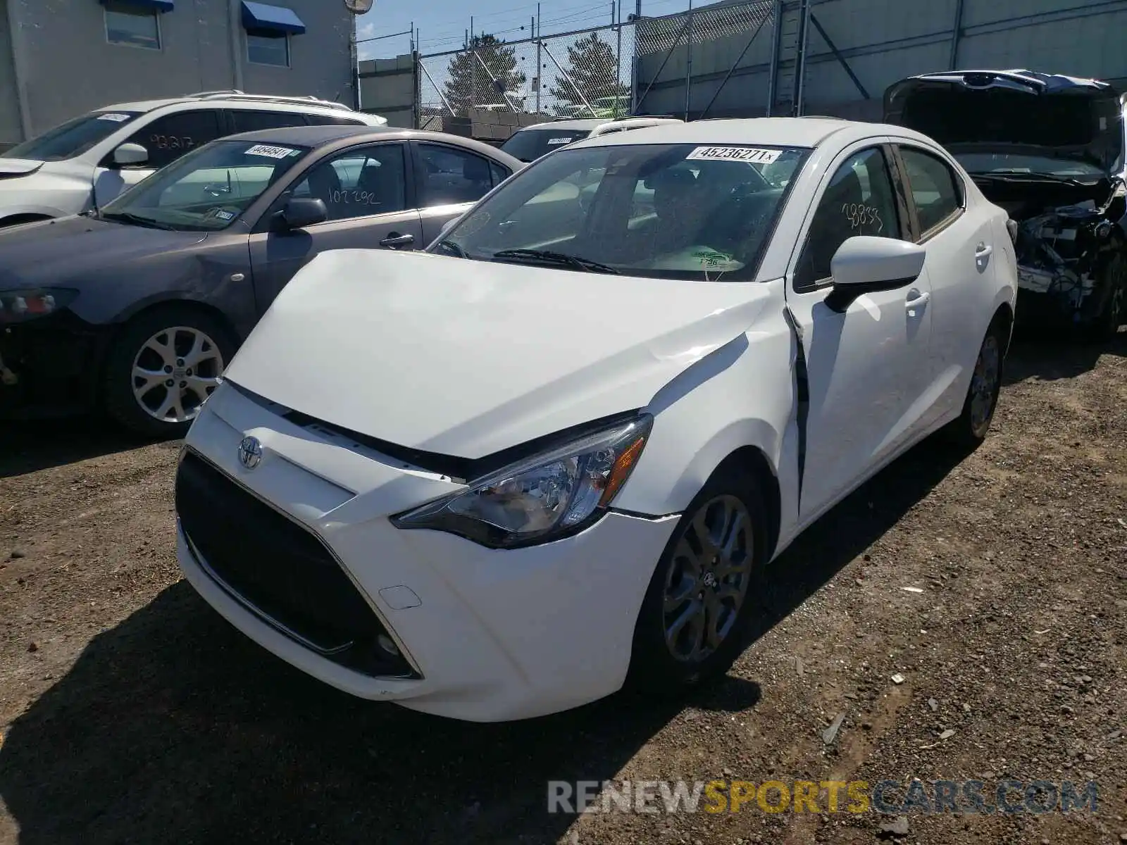 2 Photograph of a damaged car 3MYDLBYV3LY705293 TOYOTA YARIS 2020