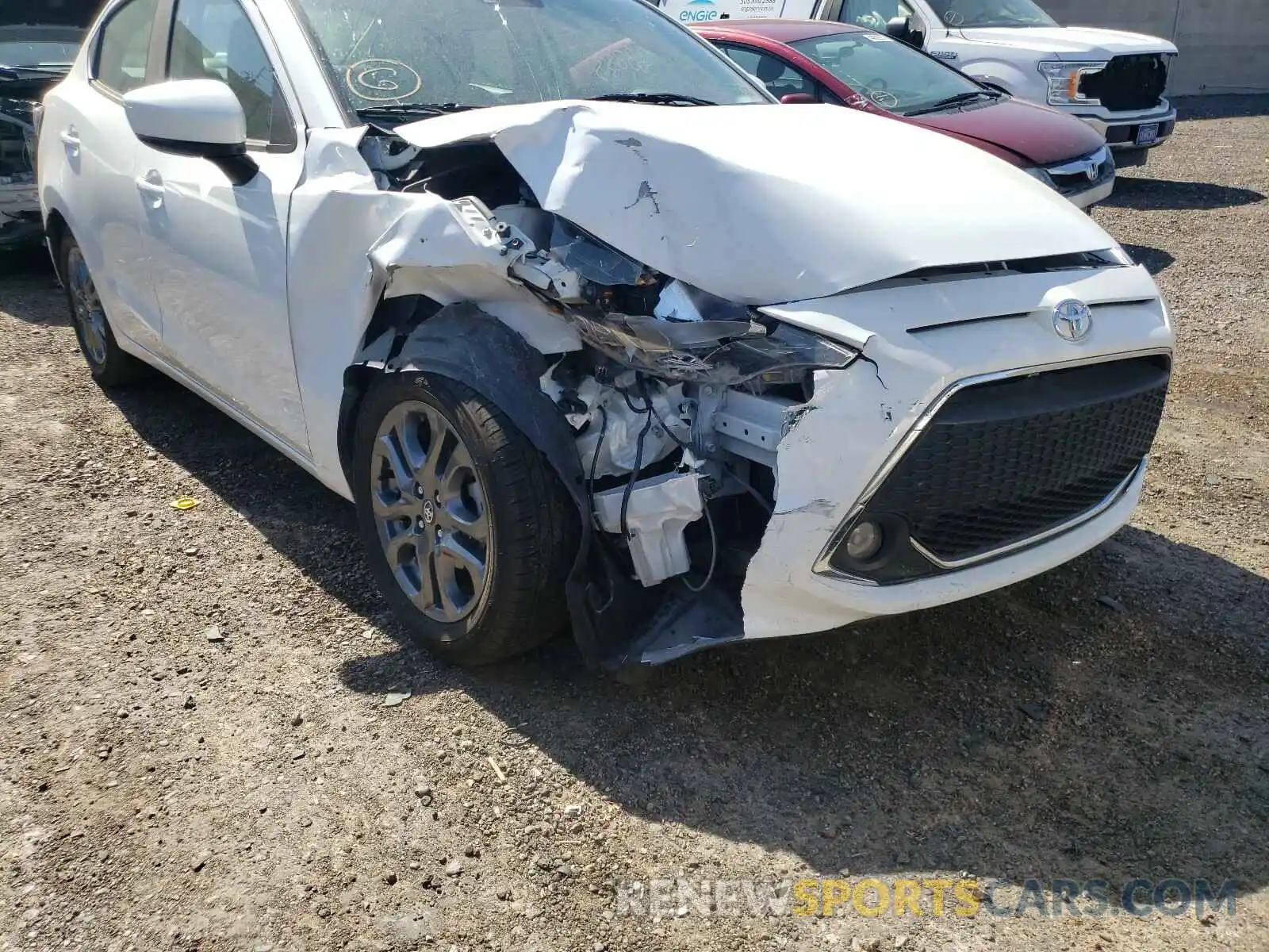 9 Photograph of a damaged car 3MYDLBYV3LY705293 TOYOTA YARIS 2020