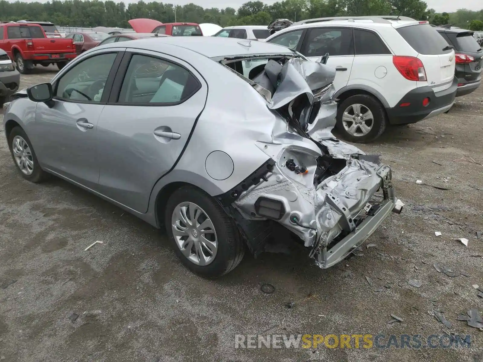 3 Photograph of a damaged car 3MYDLBYV3LY707559 TOYOTA YARIS 2020