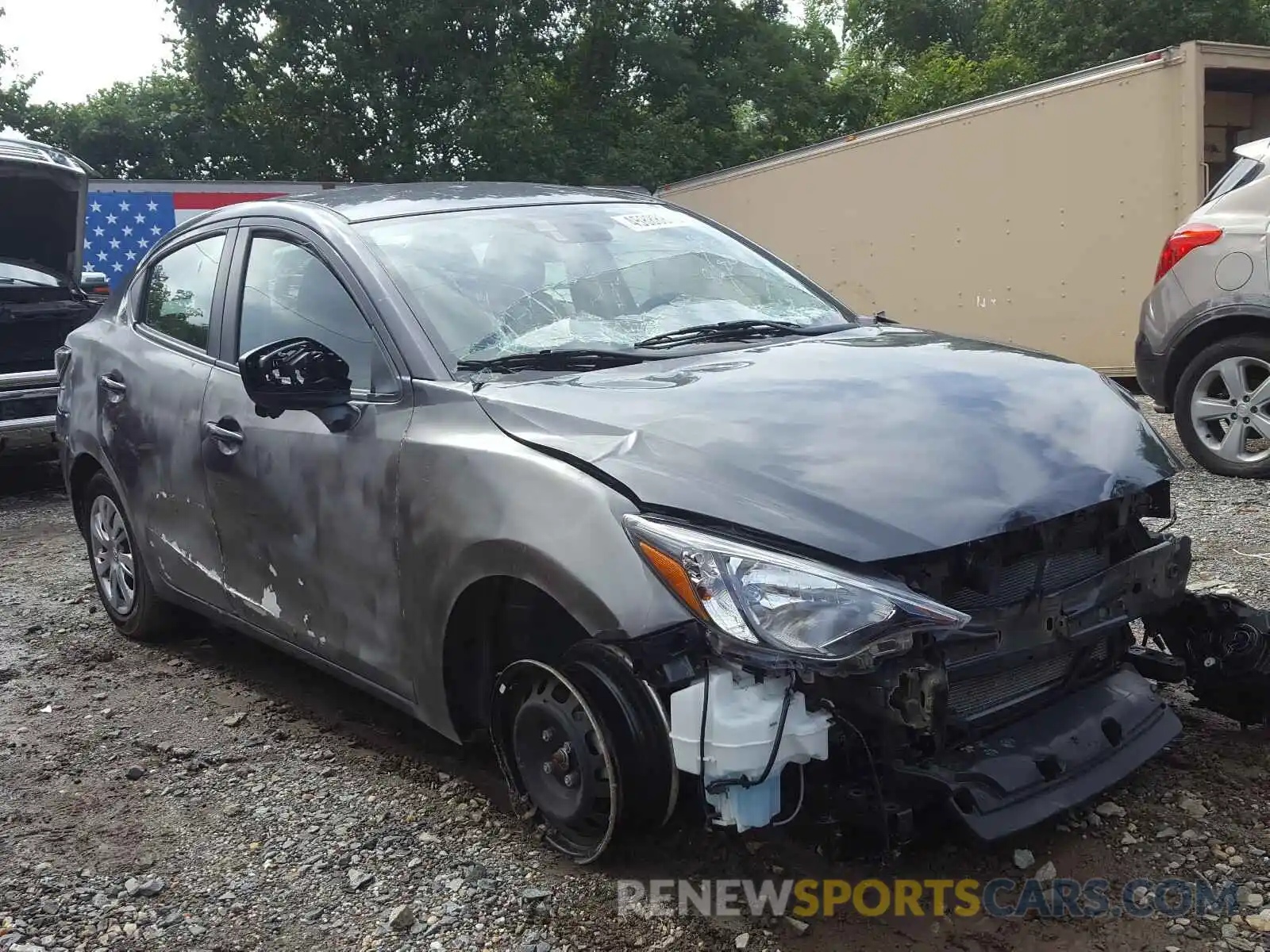 1 Photograph of a damaged car 3MYDLBYV3LY708680 TOYOTA YARIS 2020