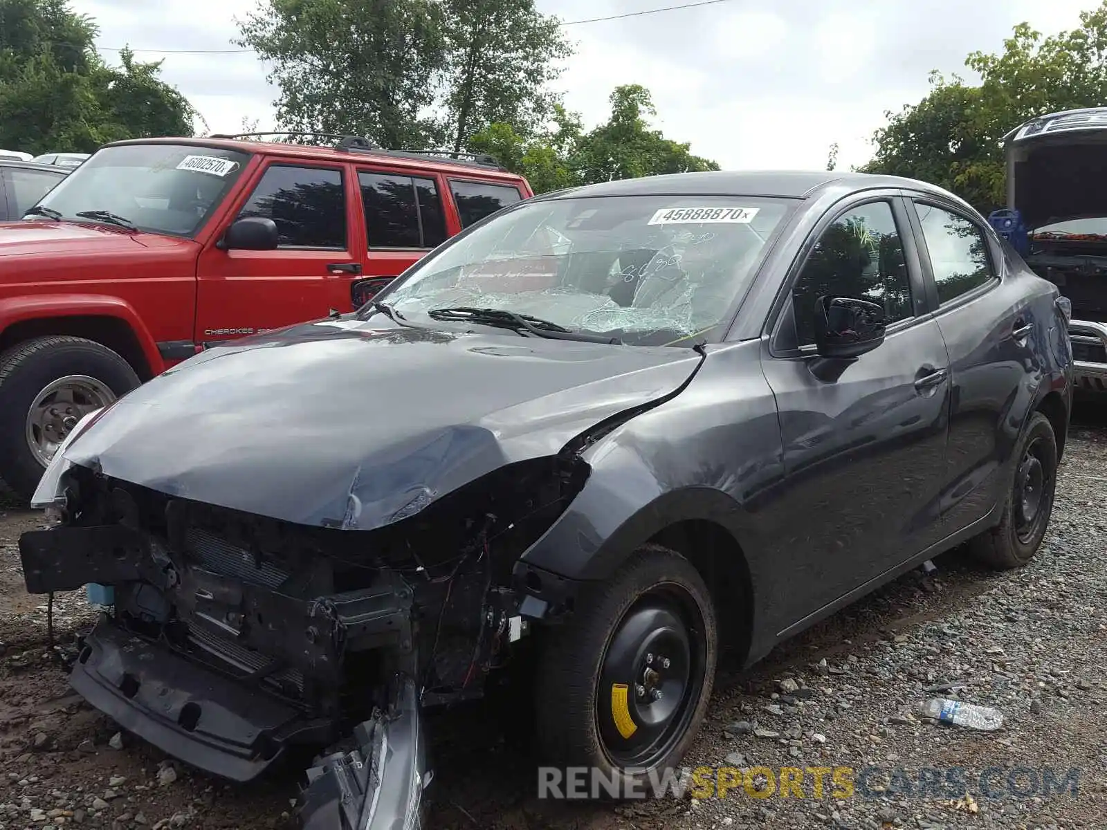 2 Photograph of a damaged car 3MYDLBYV3LY708680 TOYOTA YARIS 2020