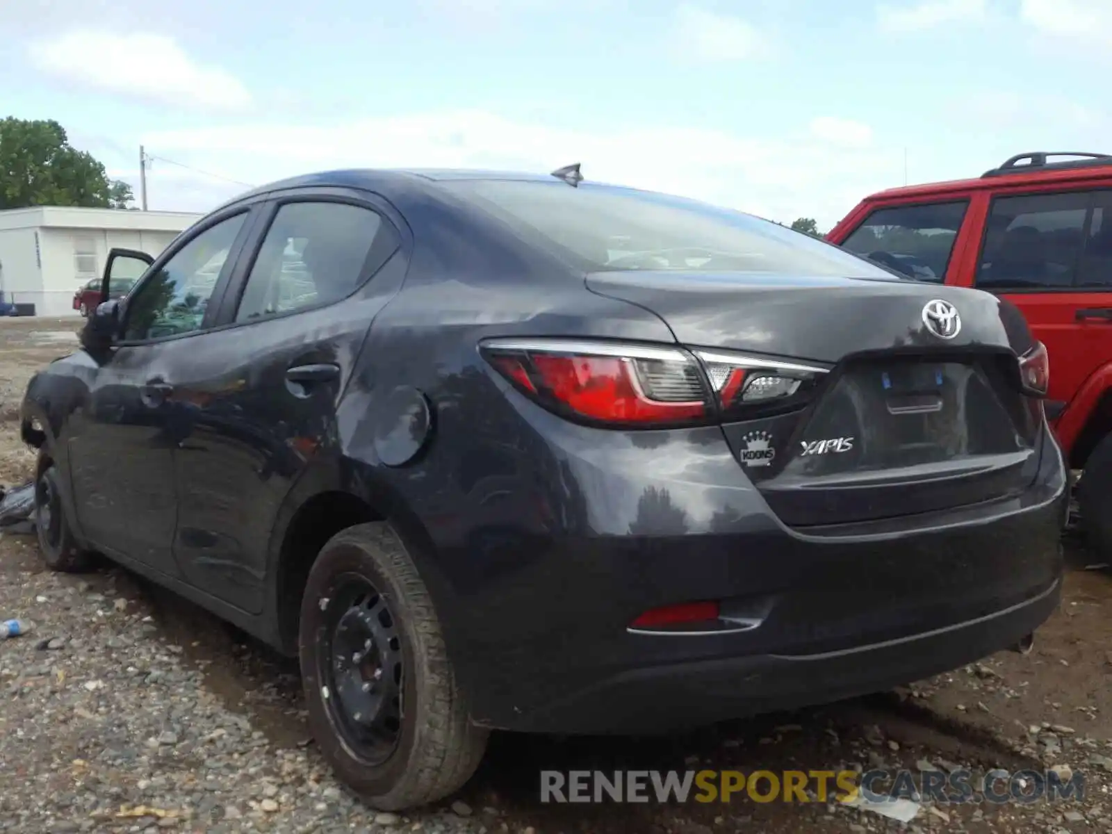 3 Photograph of a damaged car 3MYDLBYV3LY708680 TOYOTA YARIS 2020