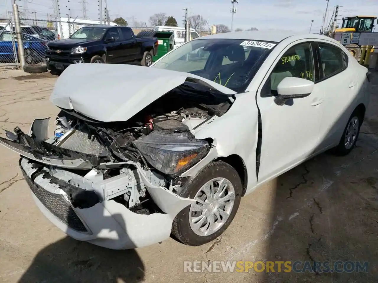 2 Photograph of a damaged car 3MYDLBYV3LY715077 TOYOTA YARIS 2020