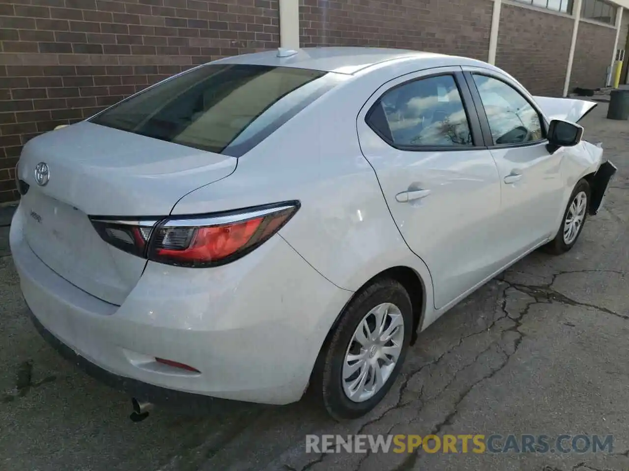 4 Photograph of a damaged car 3MYDLBYV3LY715077 TOYOTA YARIS 2020