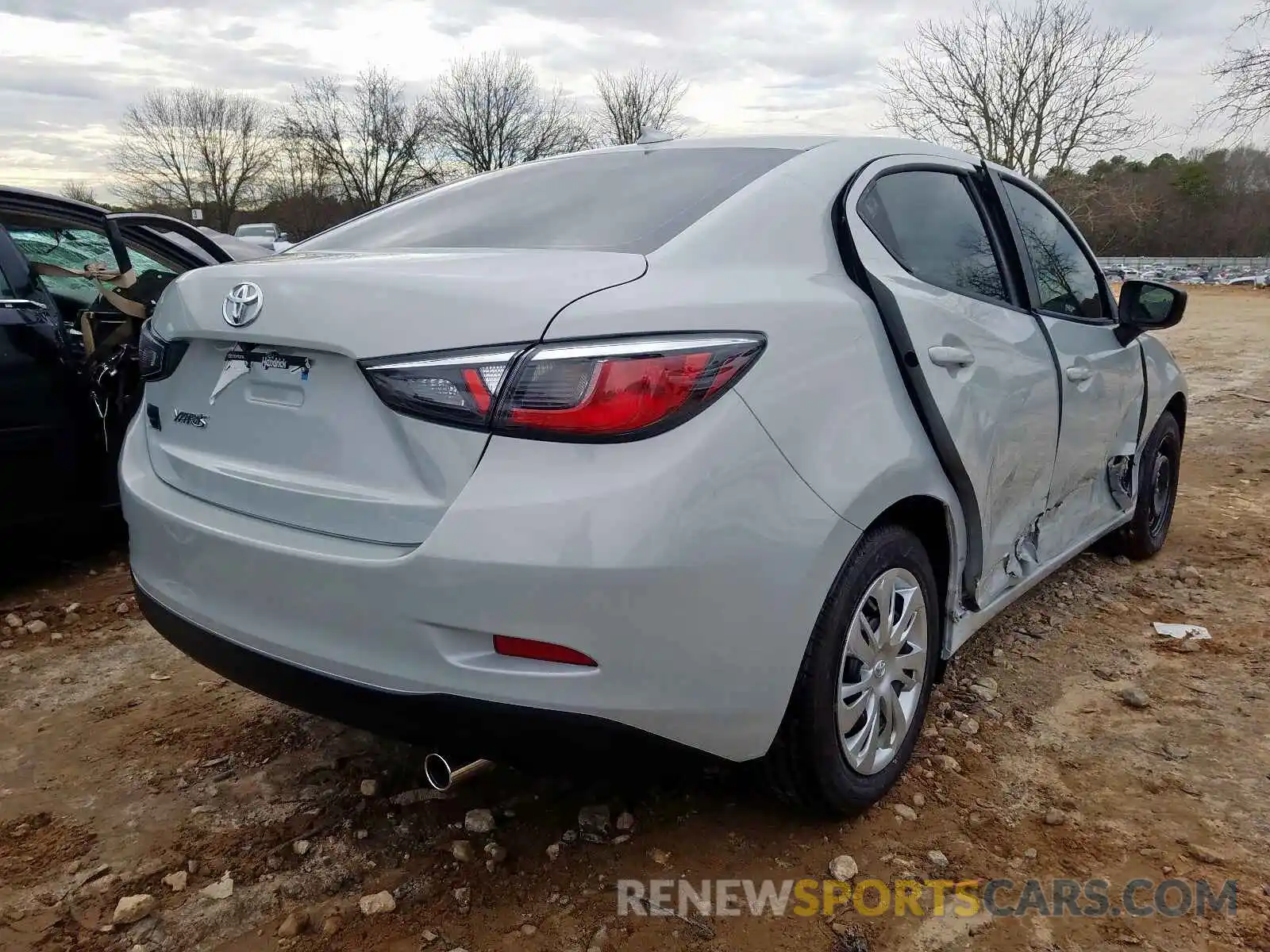 4 Photograph of a damaged car 3MYDLBYV4LY702211 TOYOTA YARIS 2020