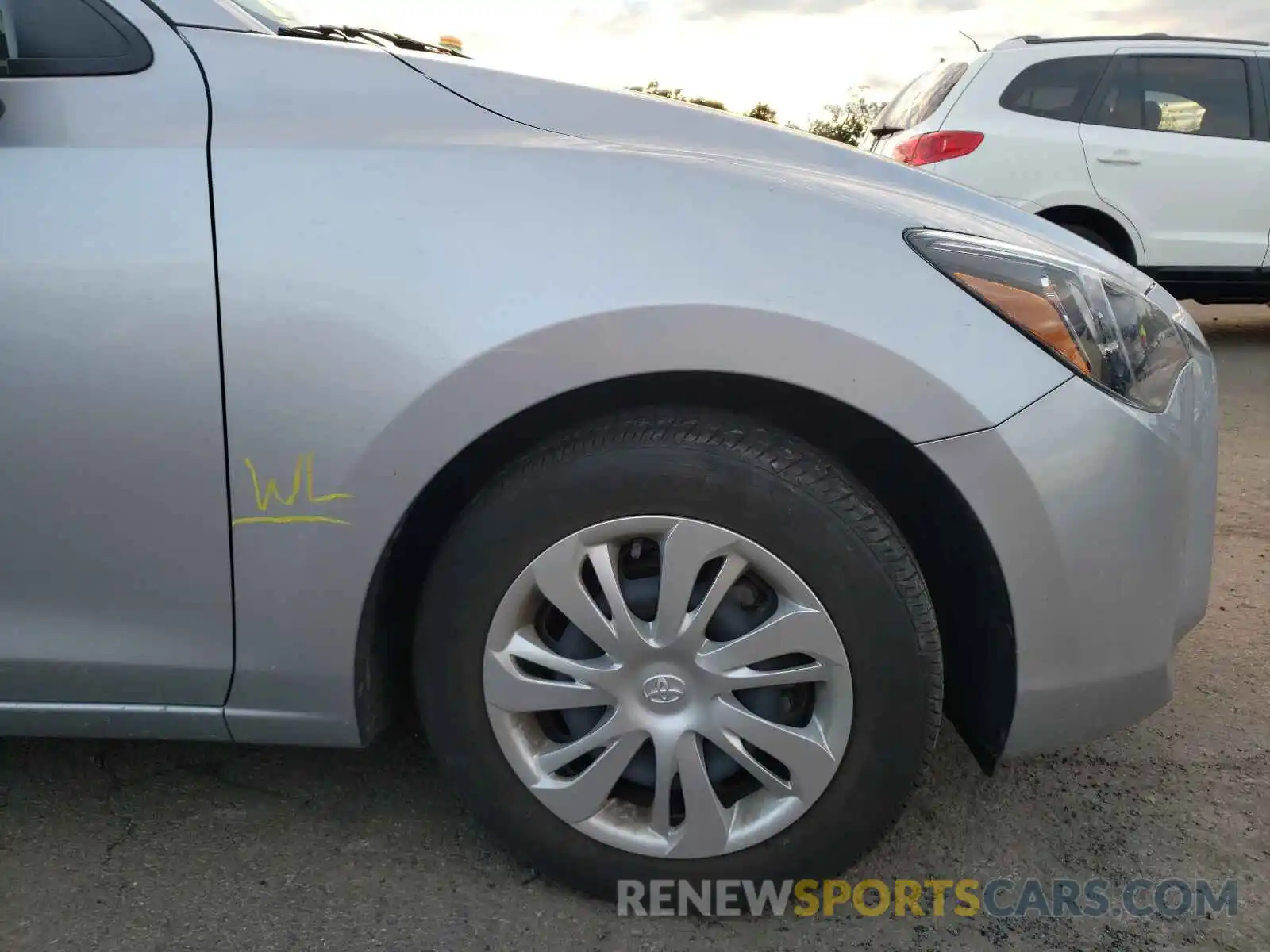 9 Photograph of a damaged car 3MYDLBYV4LY712057 TOYOTA YARIS 2020