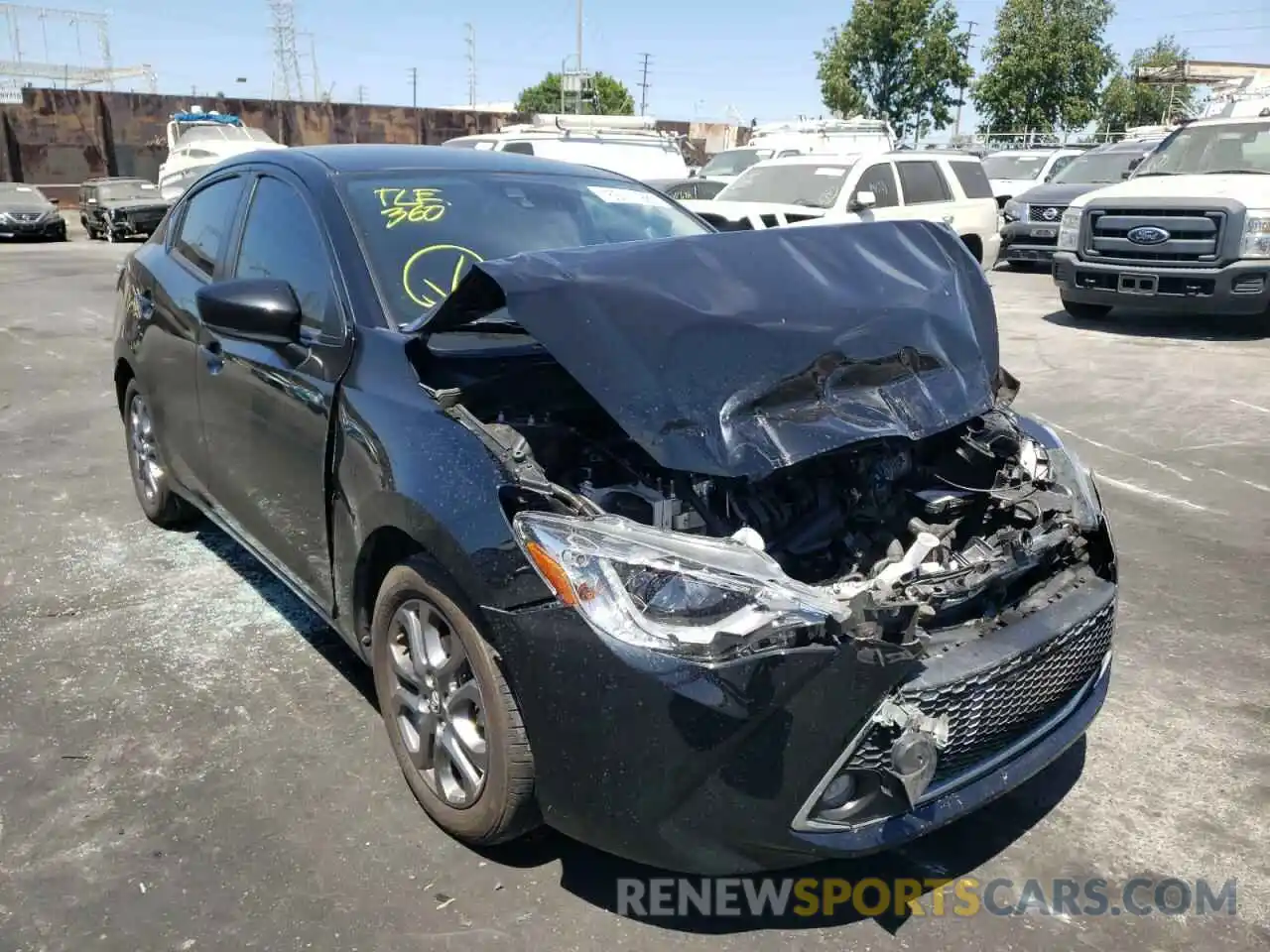 1 Photograph of a damaged car 3MYDLBYV4LY712155 TOYOTA YARIS 2020