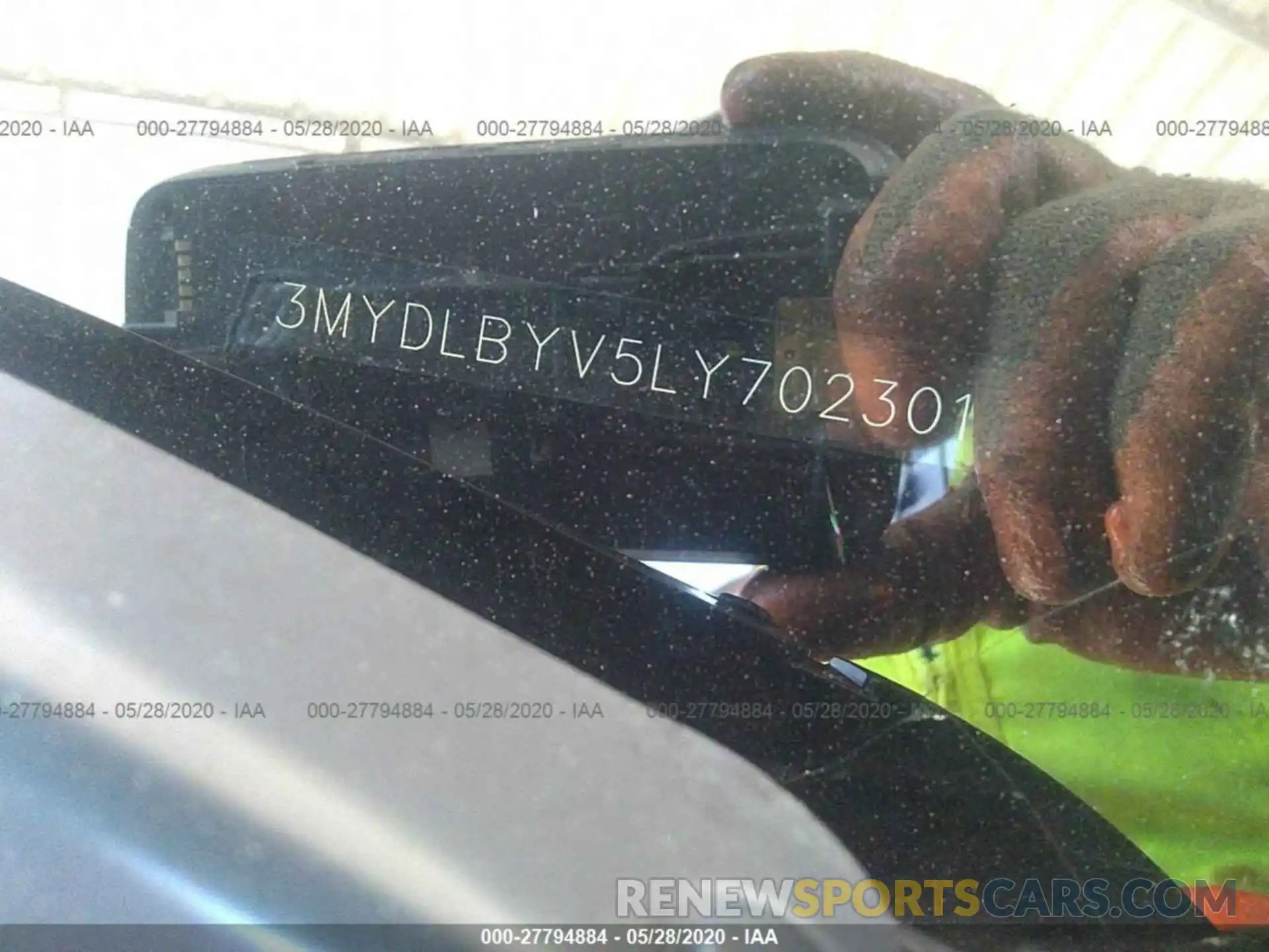 9 Photograph of a damaged car 3MYDLBYV5LY702301 TOYOTA YARIS 2020